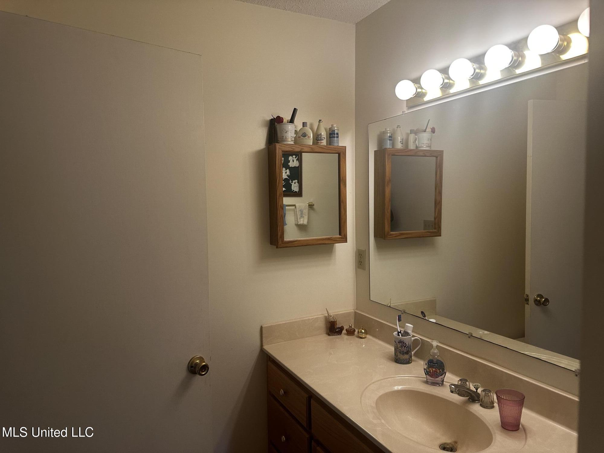 2240 Brookside Street Property Photo 11