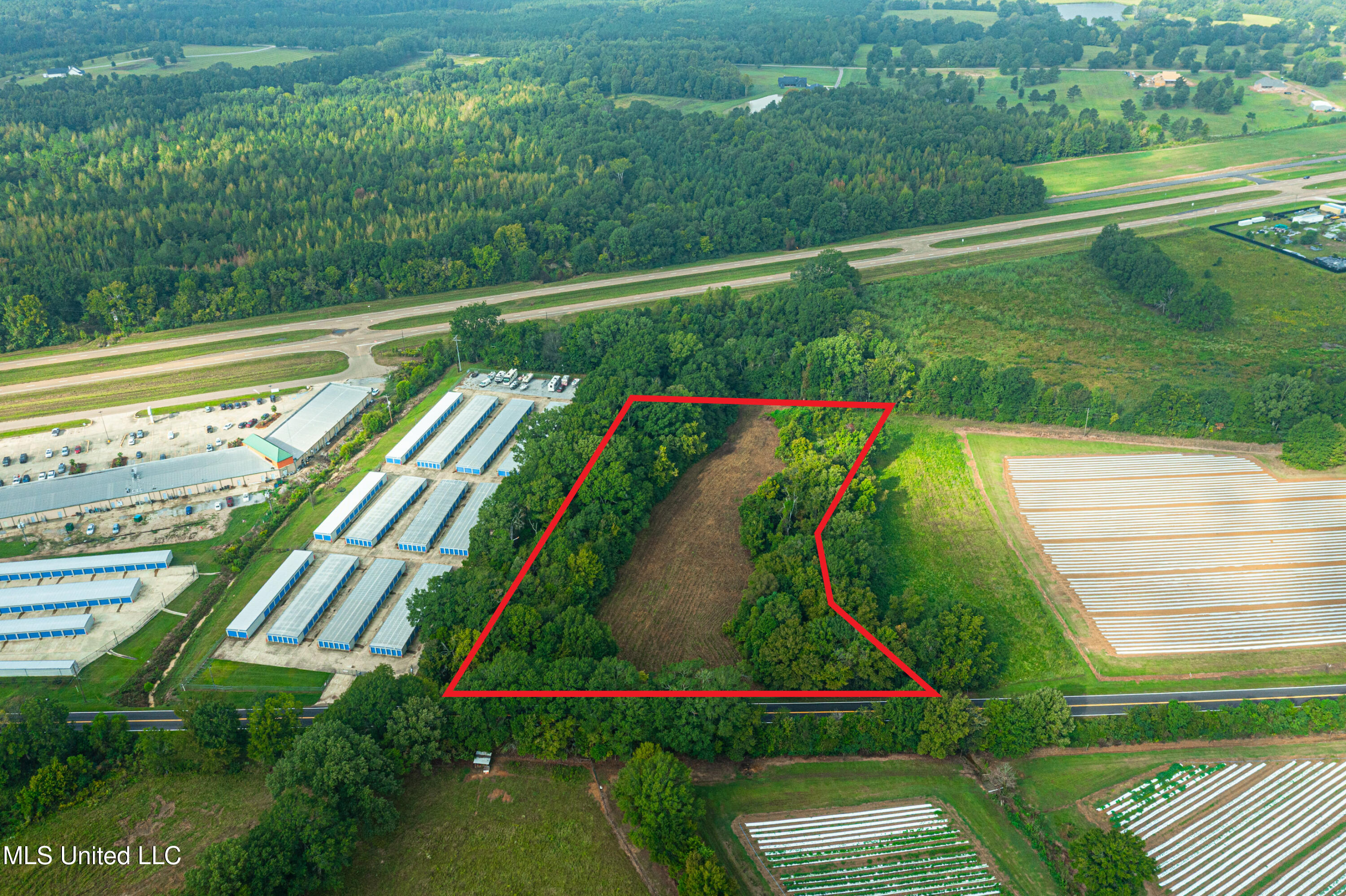 1st Street Property Photo 3