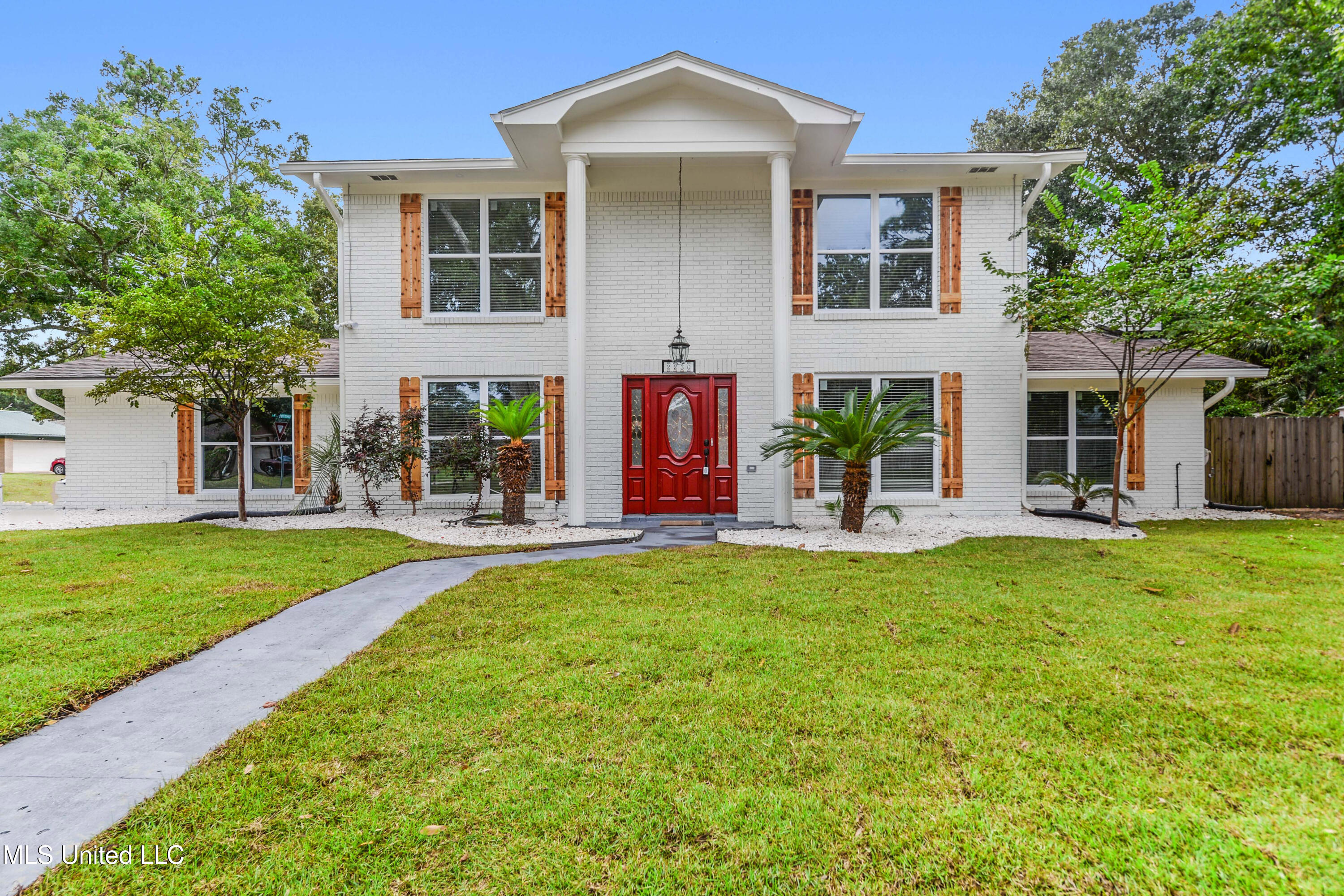 2230 Baywood Drive Property Photo 1