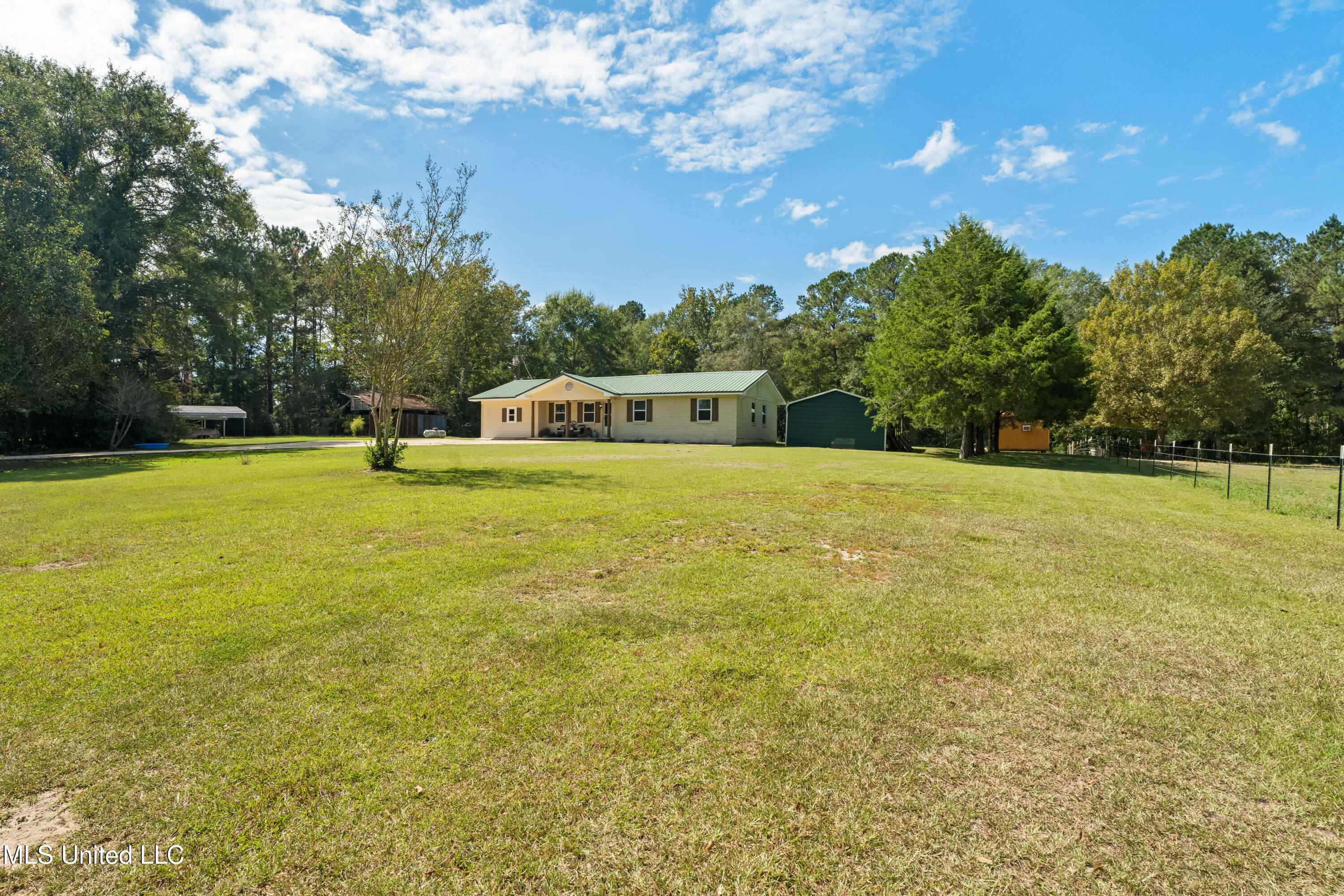 222 Log Cabin Road Property Photo 4