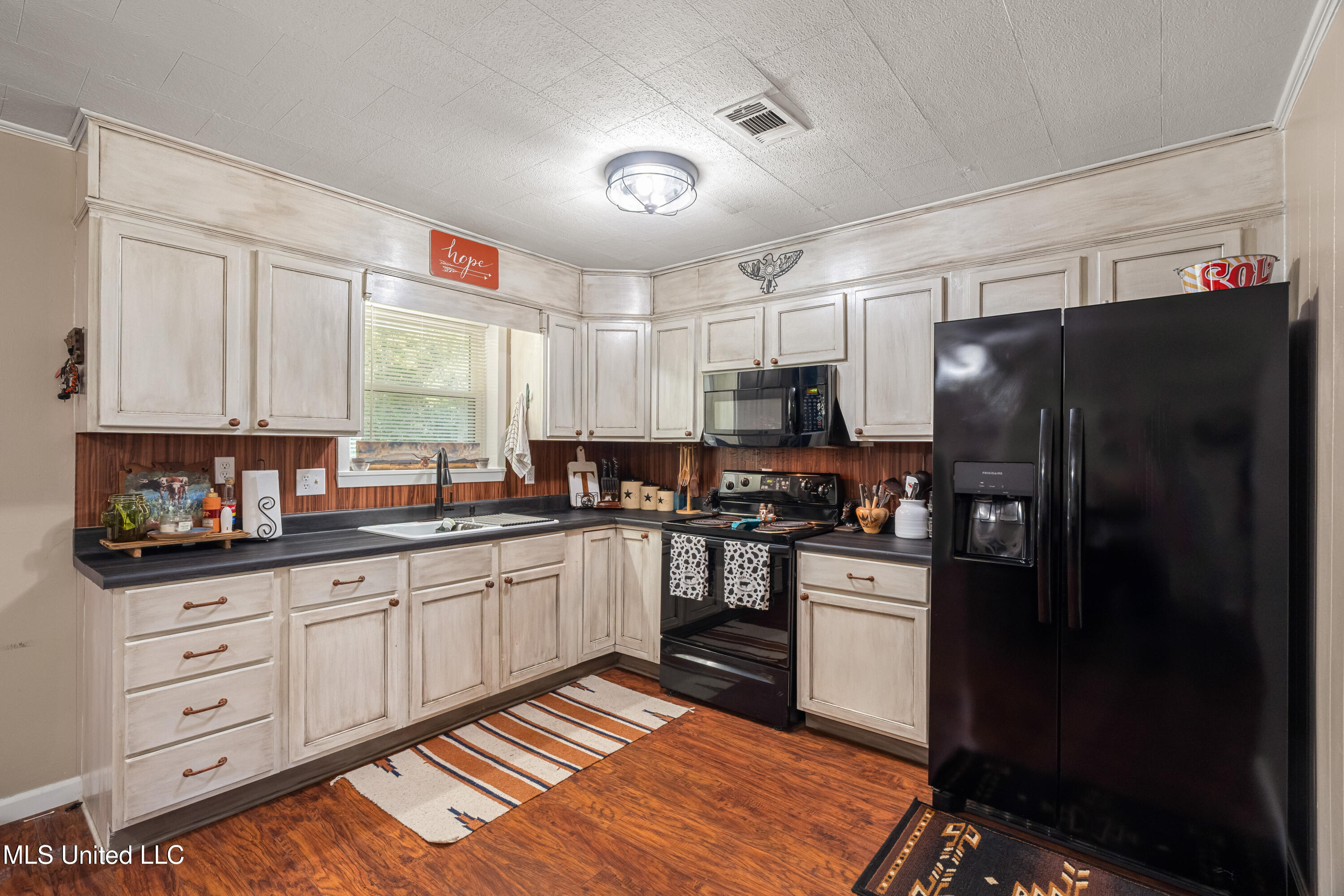 222 Log Cabin Road Property Photo 10