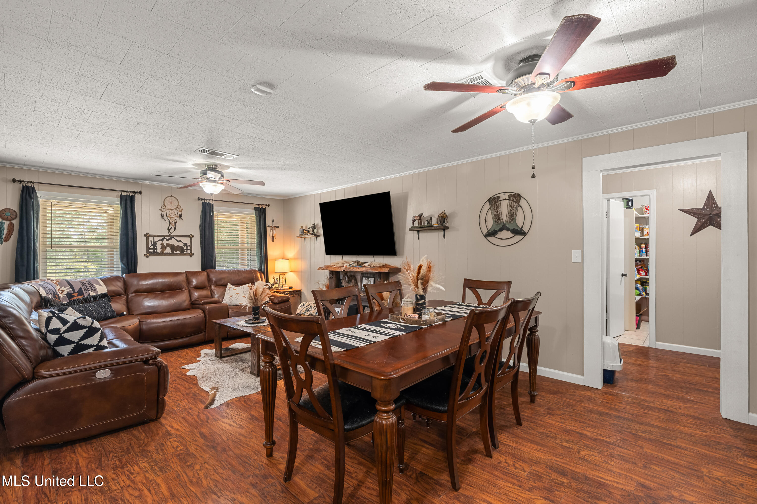 222 Log Cabin Road Property Photo 13