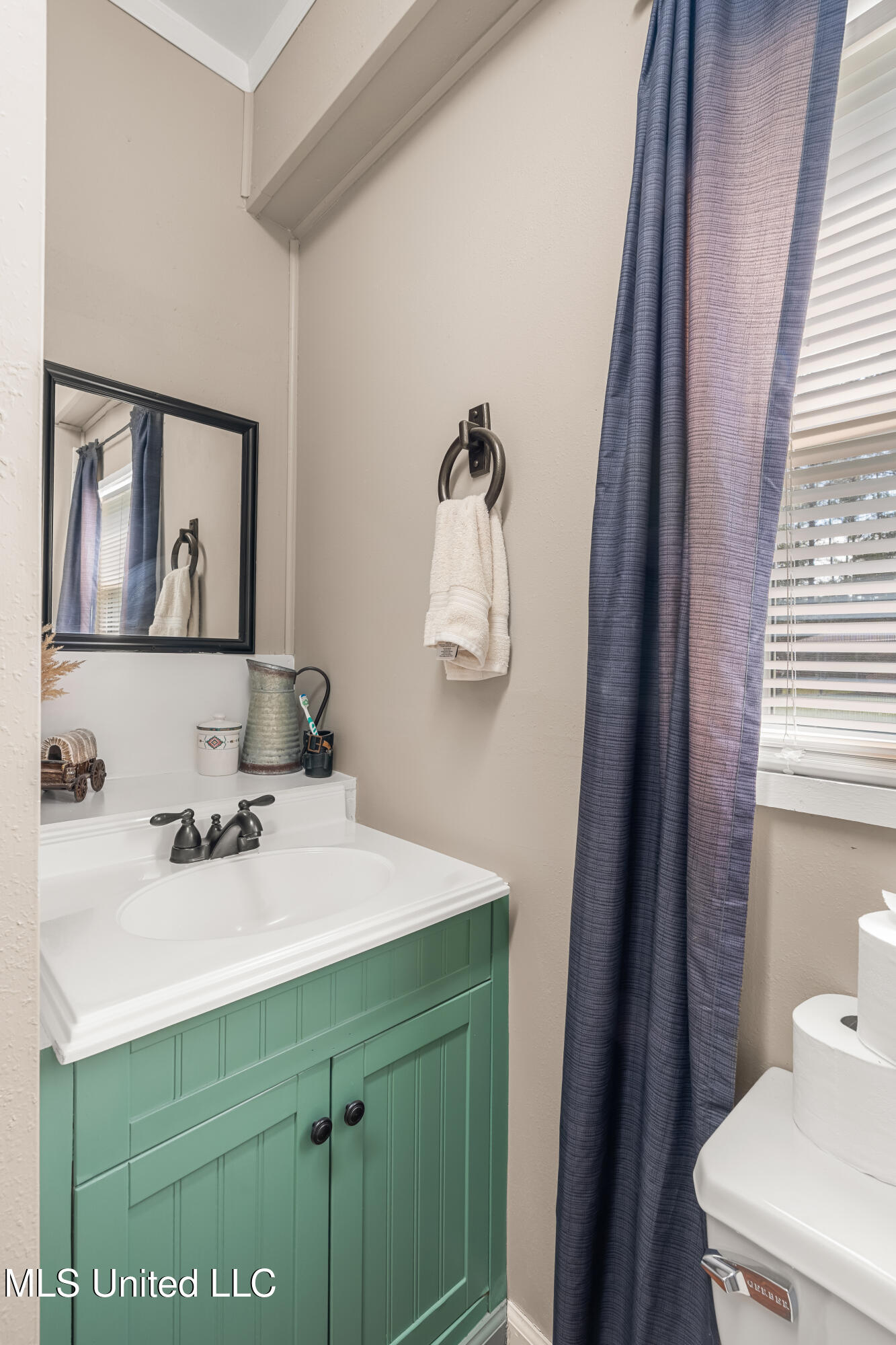 222 Log Cabin Road Property Photo 25