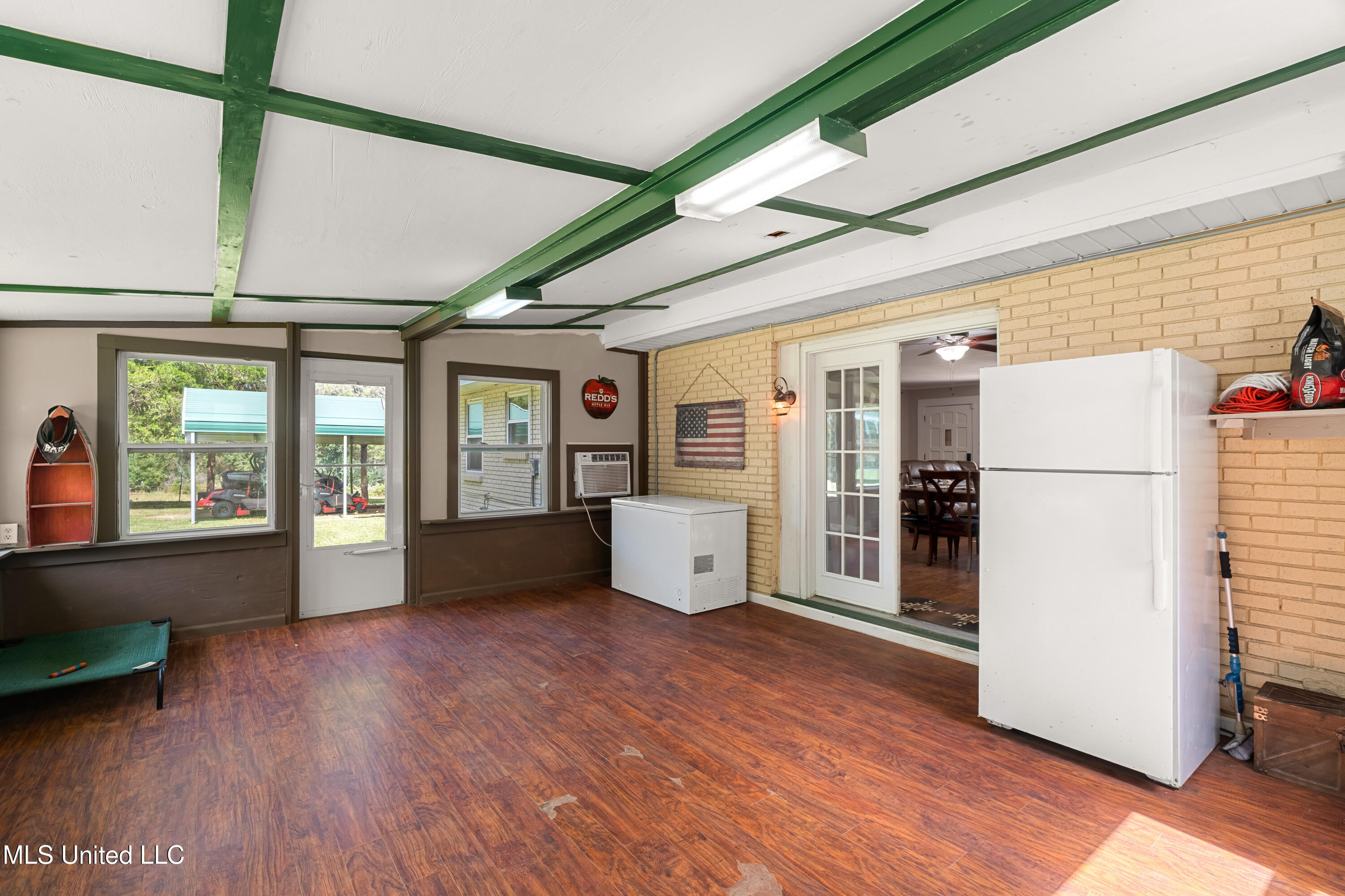 222 Log Cabin Road Property Photo 33