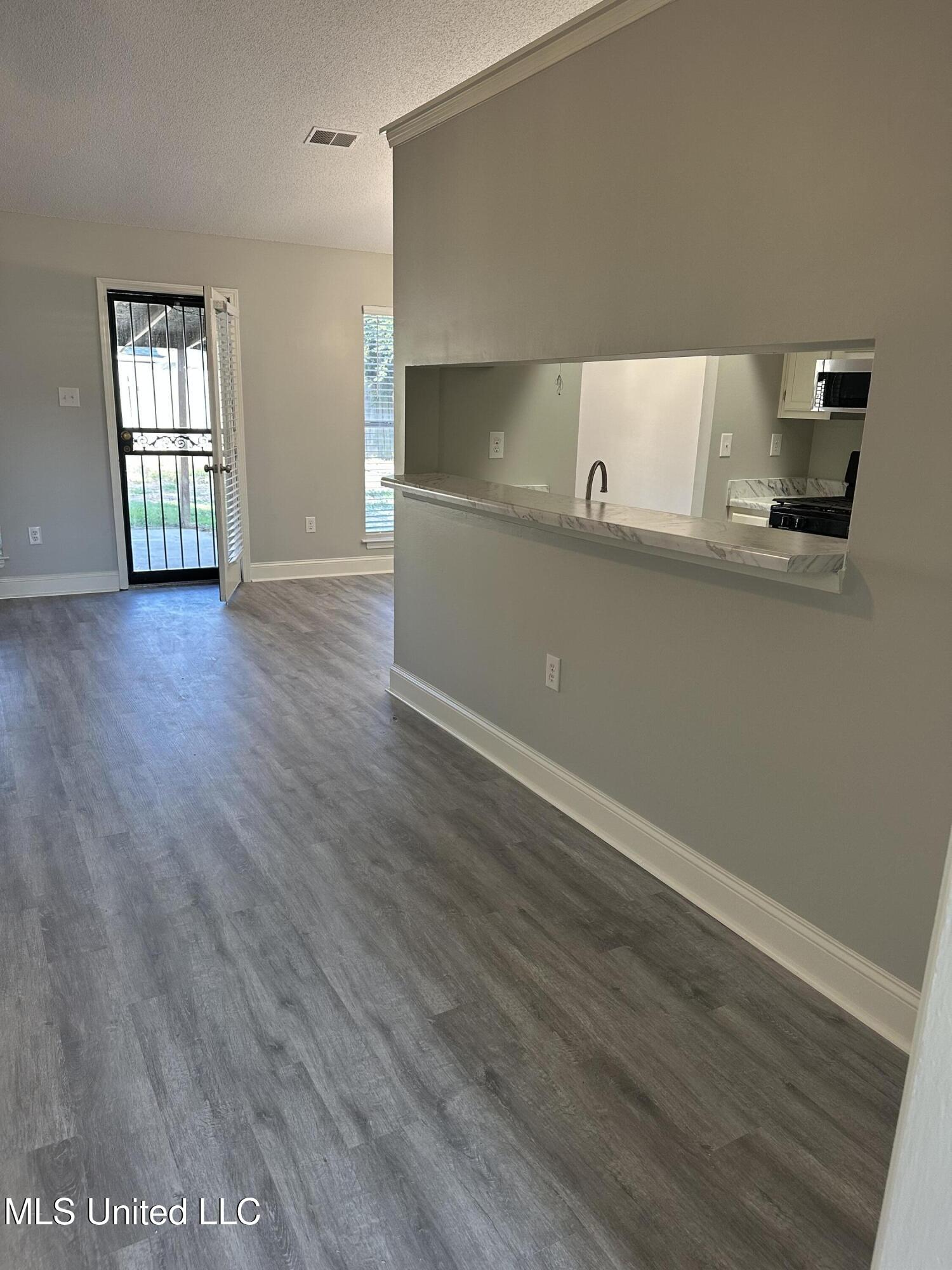 7162 Layne Drive Property Photo 8