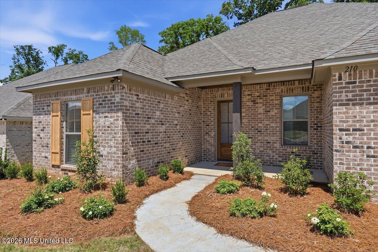 210 Birch Lane Property Photo 1