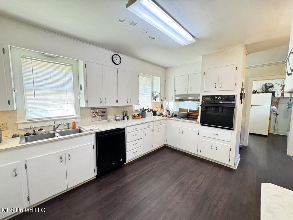 216 Lower Woodville Road Property Photo 9