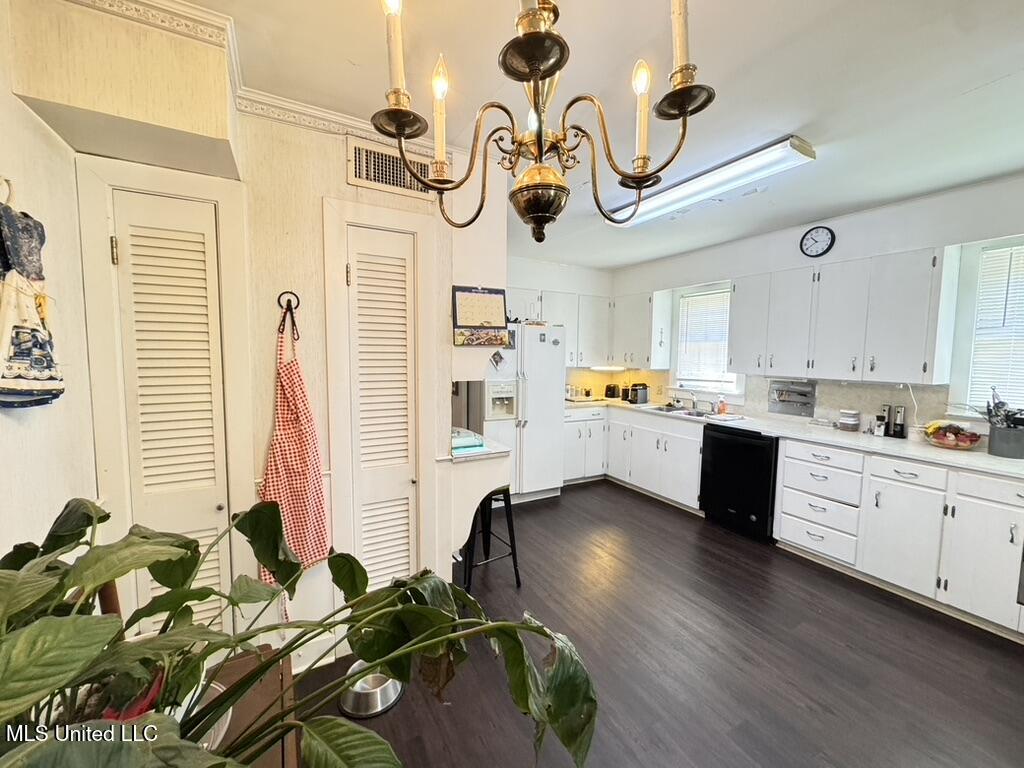 216 Lower Woodville Road Property Photo 11