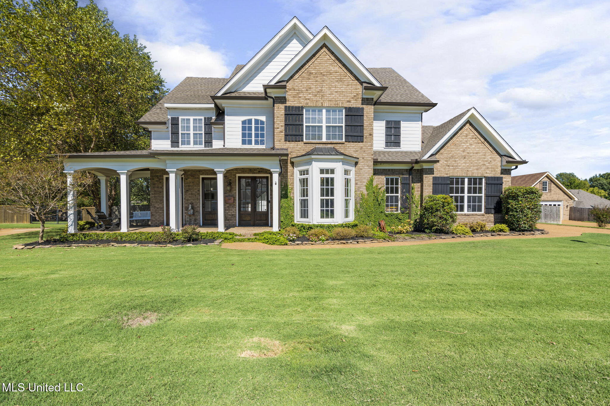 566 E Shadow View Drive Property Photo 1