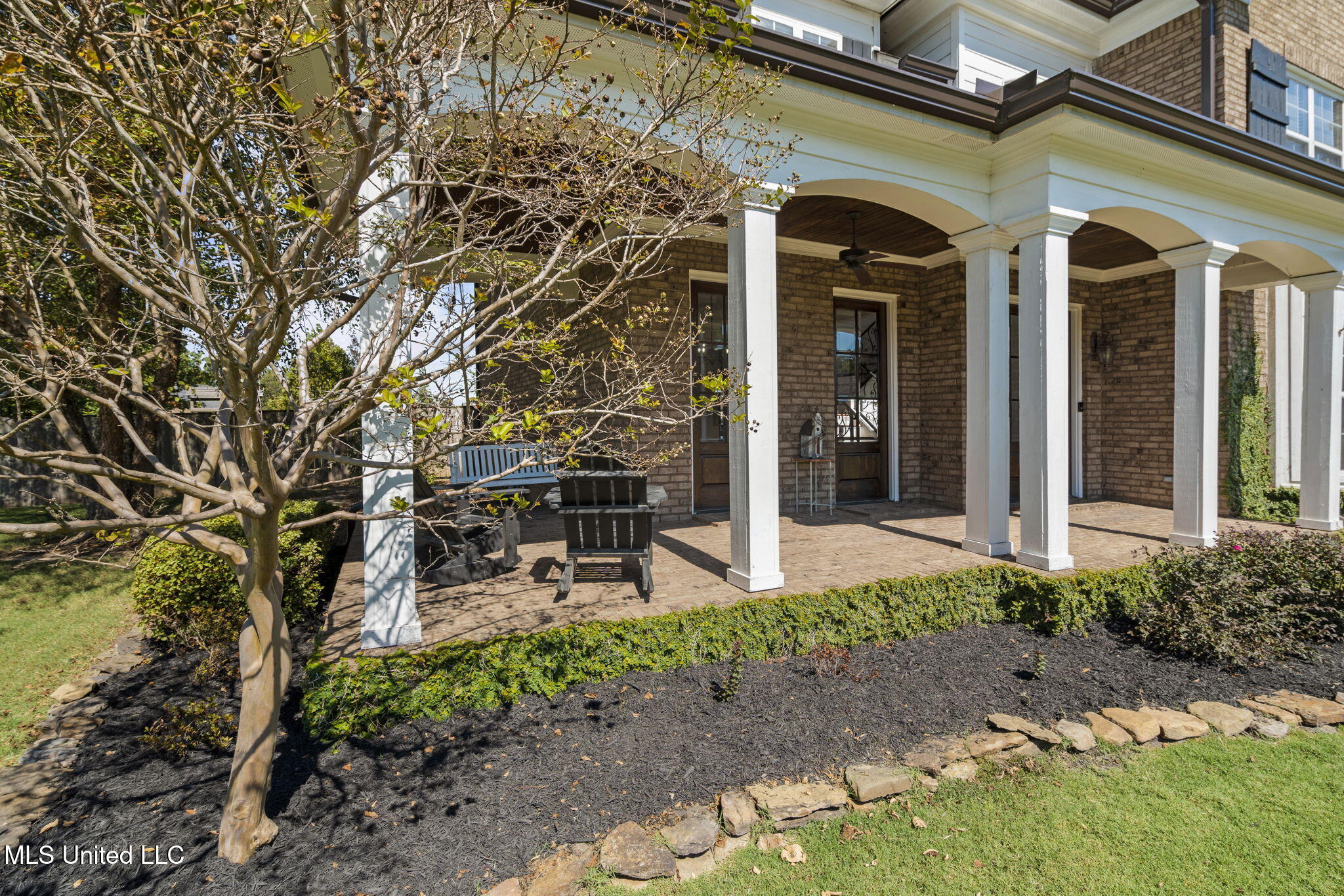 566 E Shadow View Drive Property Photo 5