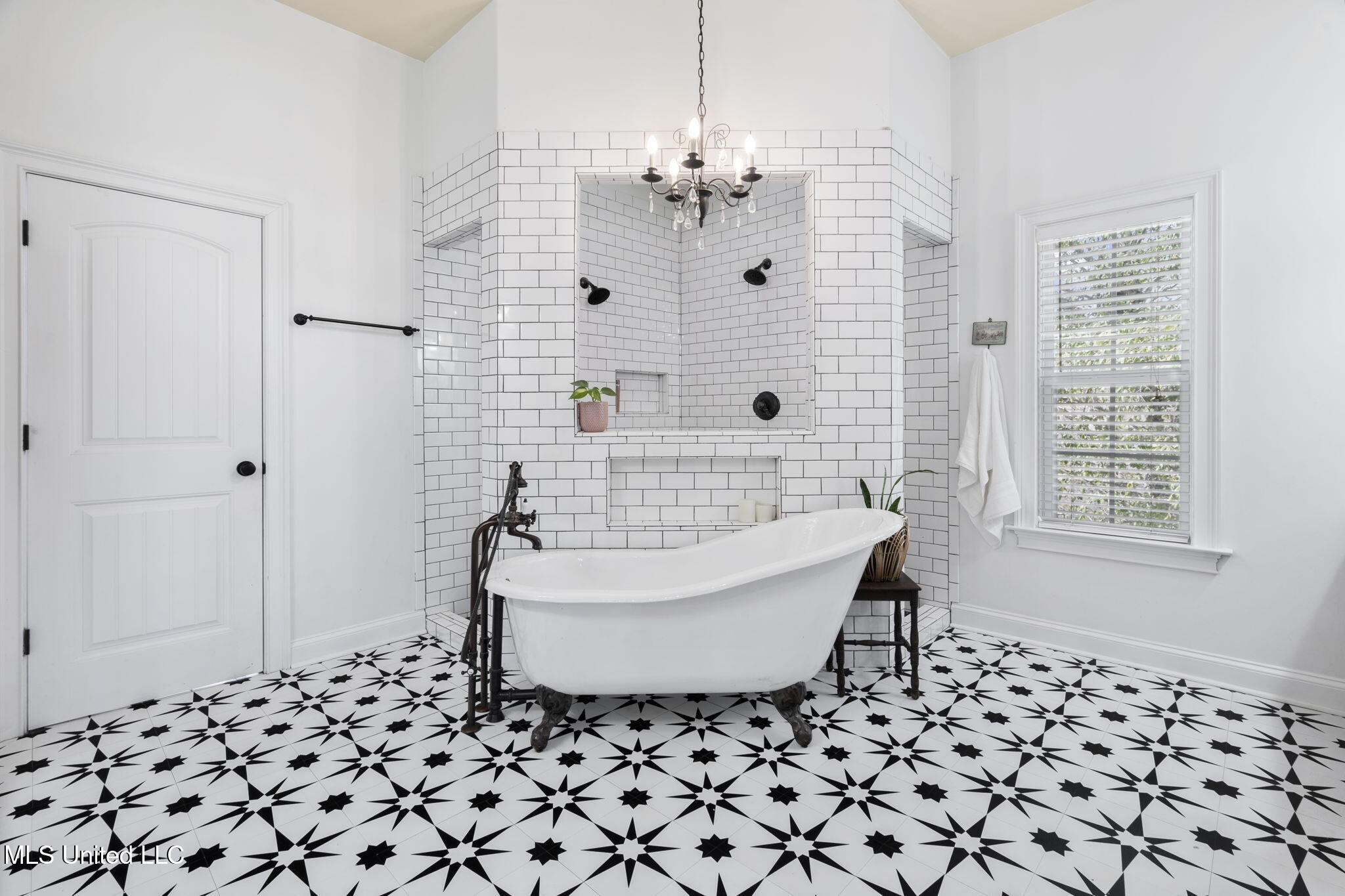 566 E Shadow View Drive Property Photo 27