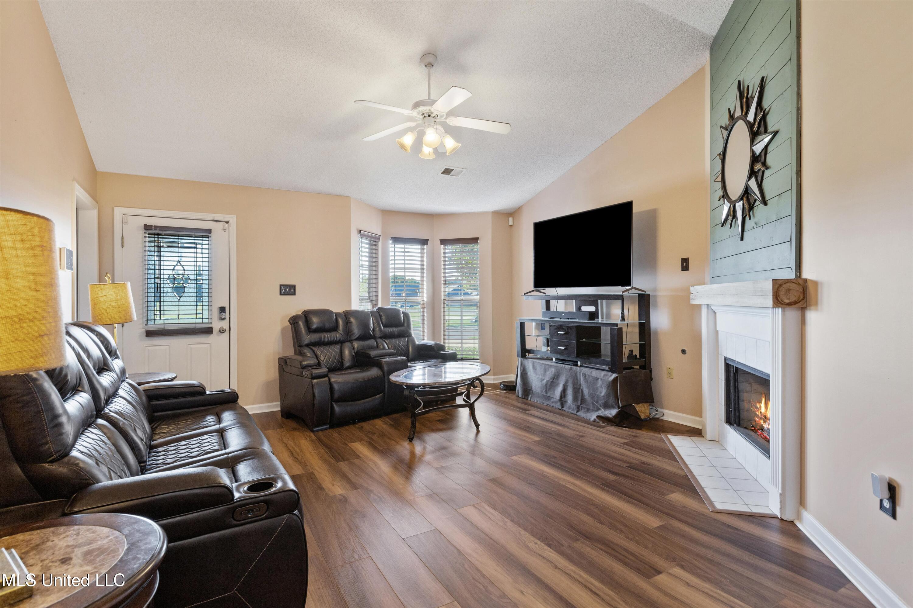 5448 Pollard Drive Property Photo 5