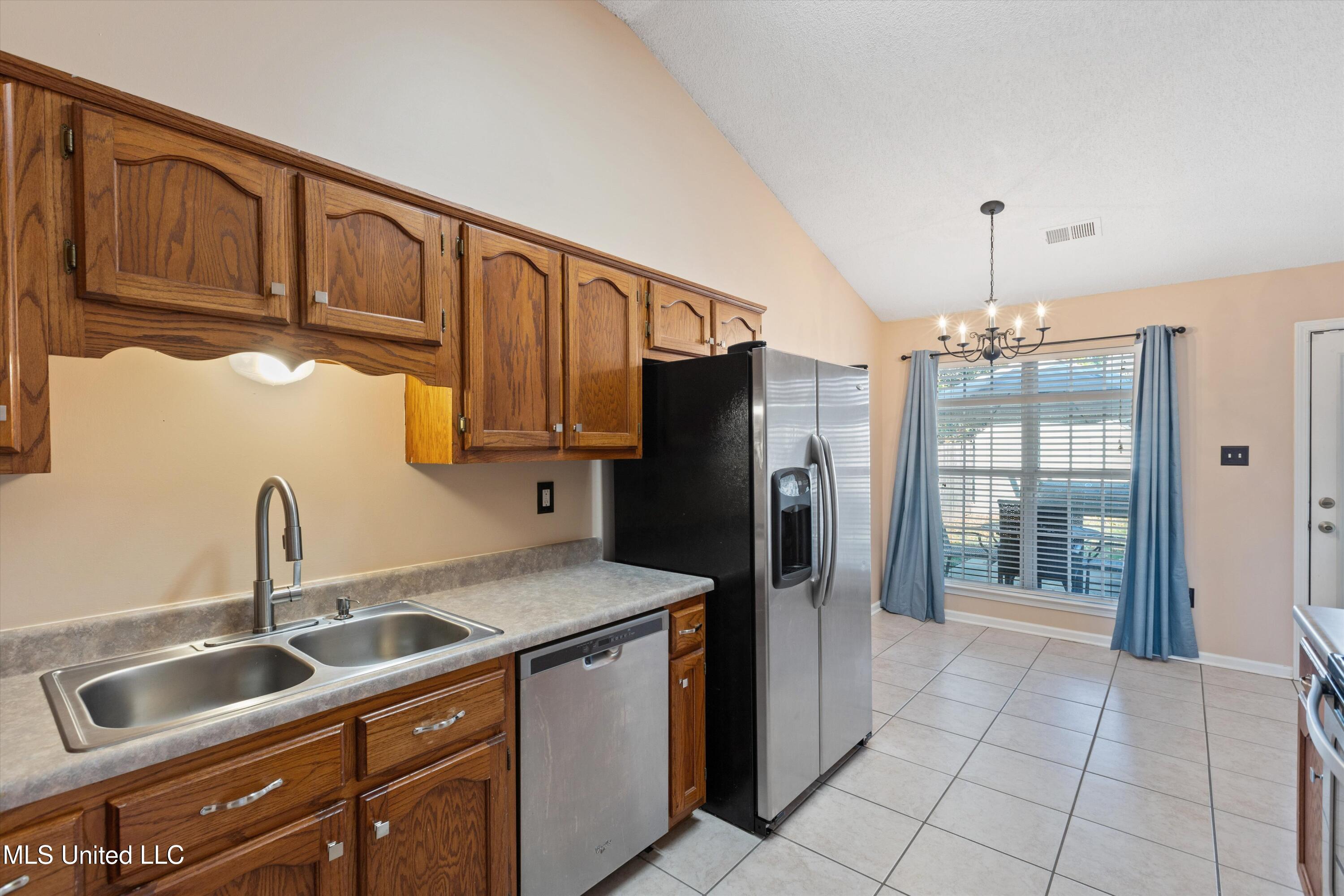 5448 Pollard Drive Property Photo 7