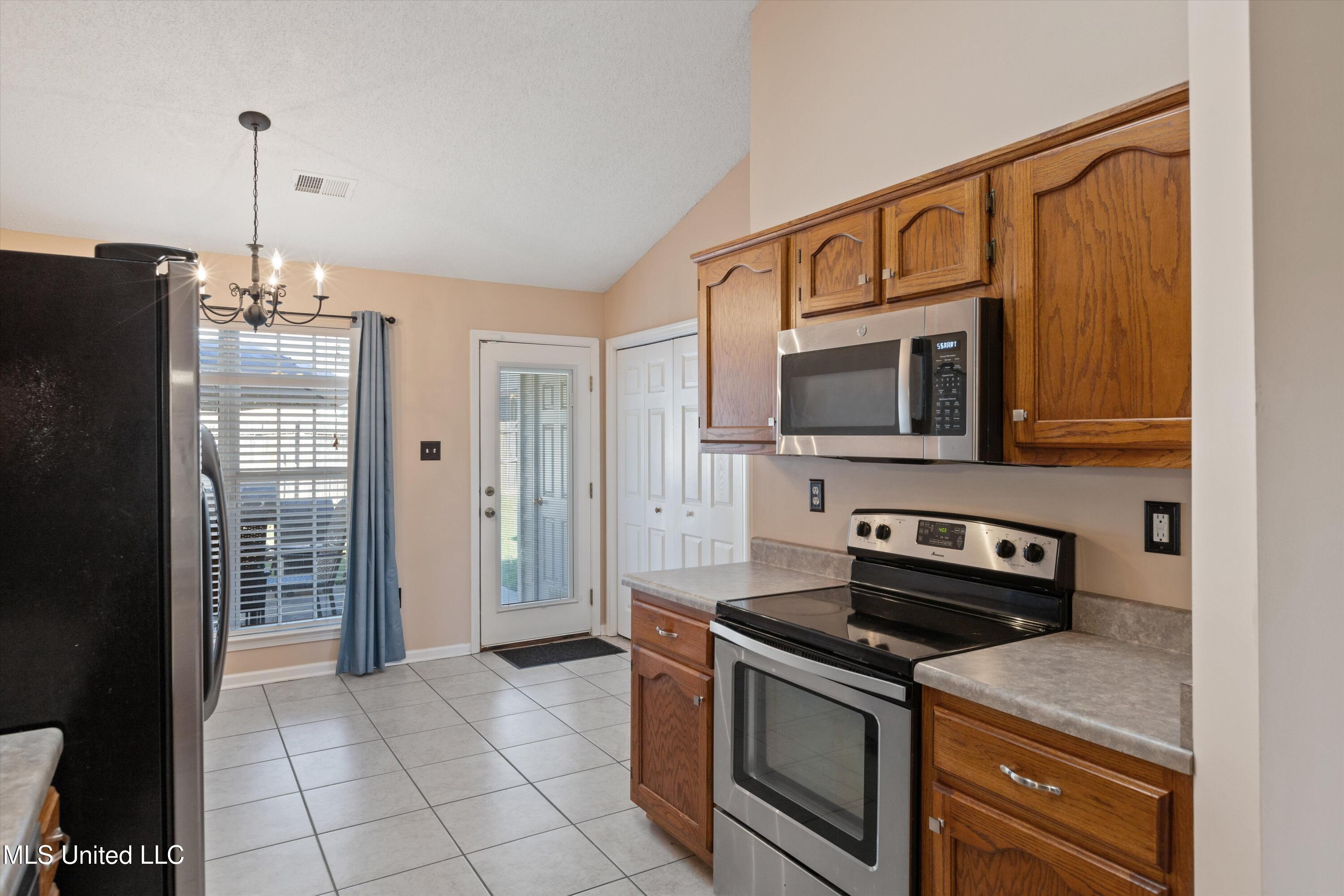 5448 Pollard Drive Property Photo 8