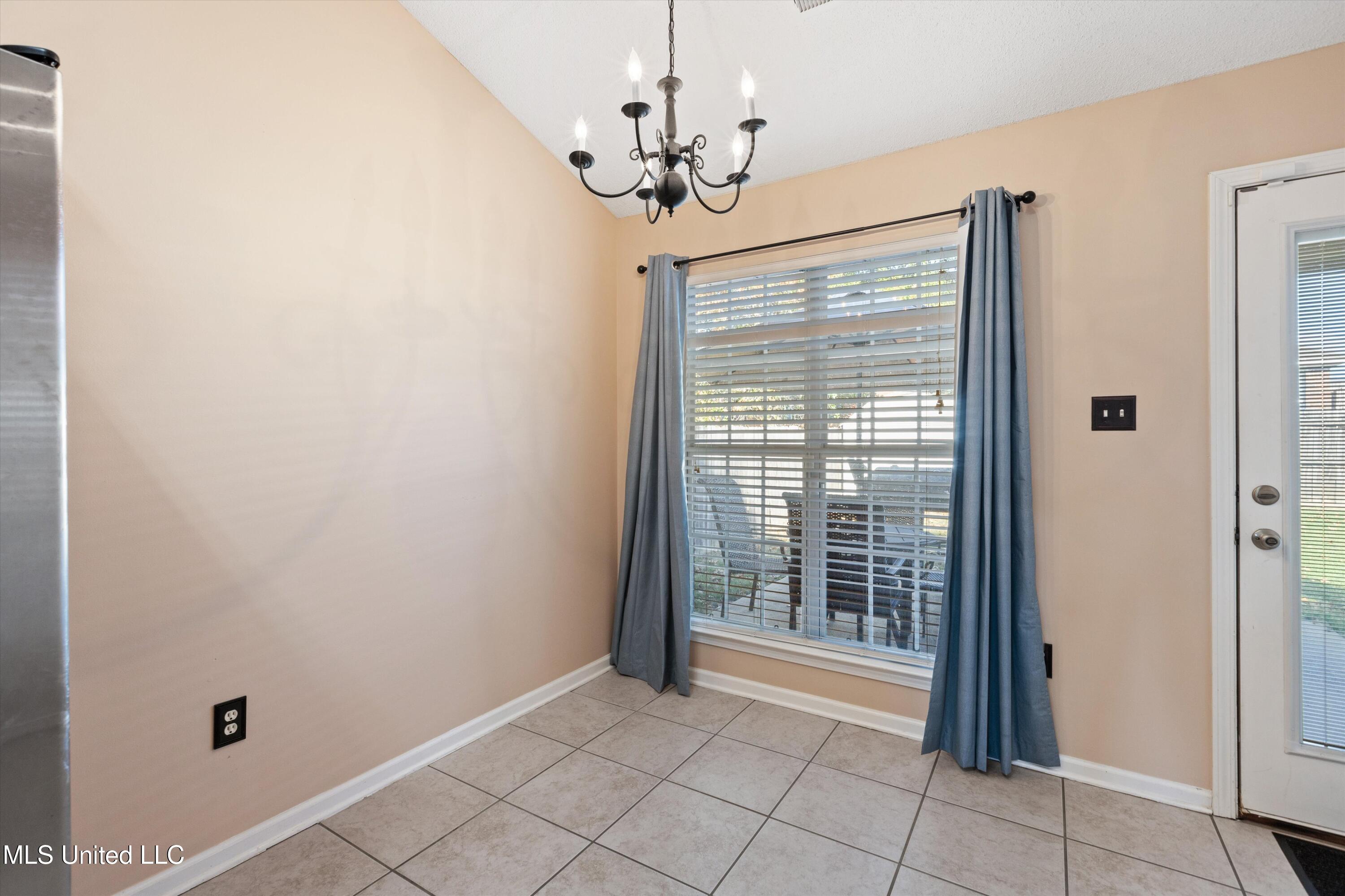 5448 Pollard Drive Property Photo 11