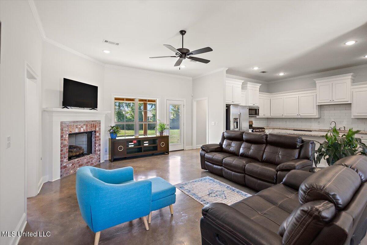 103 Brunswick Cove Property Photo 4