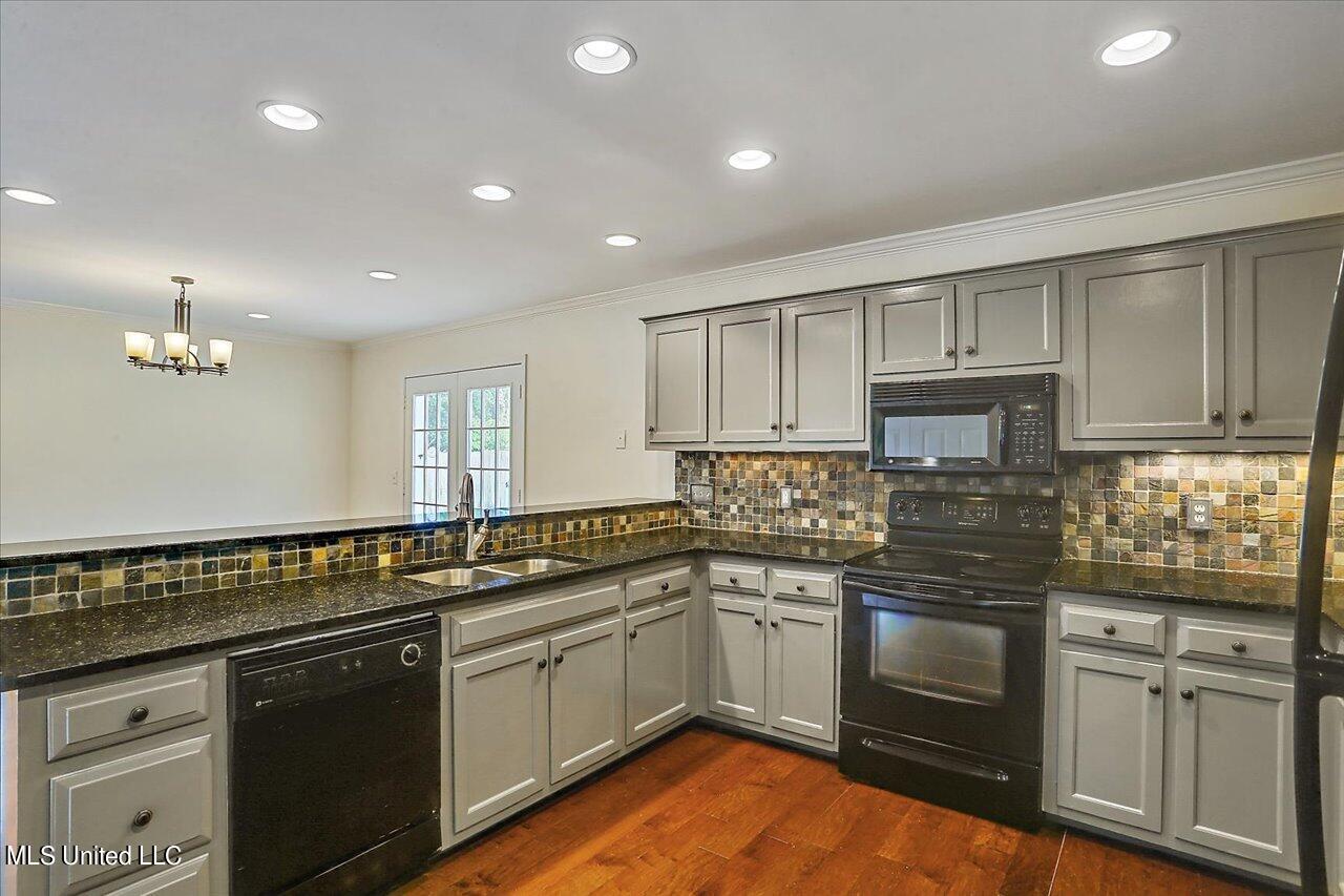 3104 Bridgeport Lane Property Photo 3