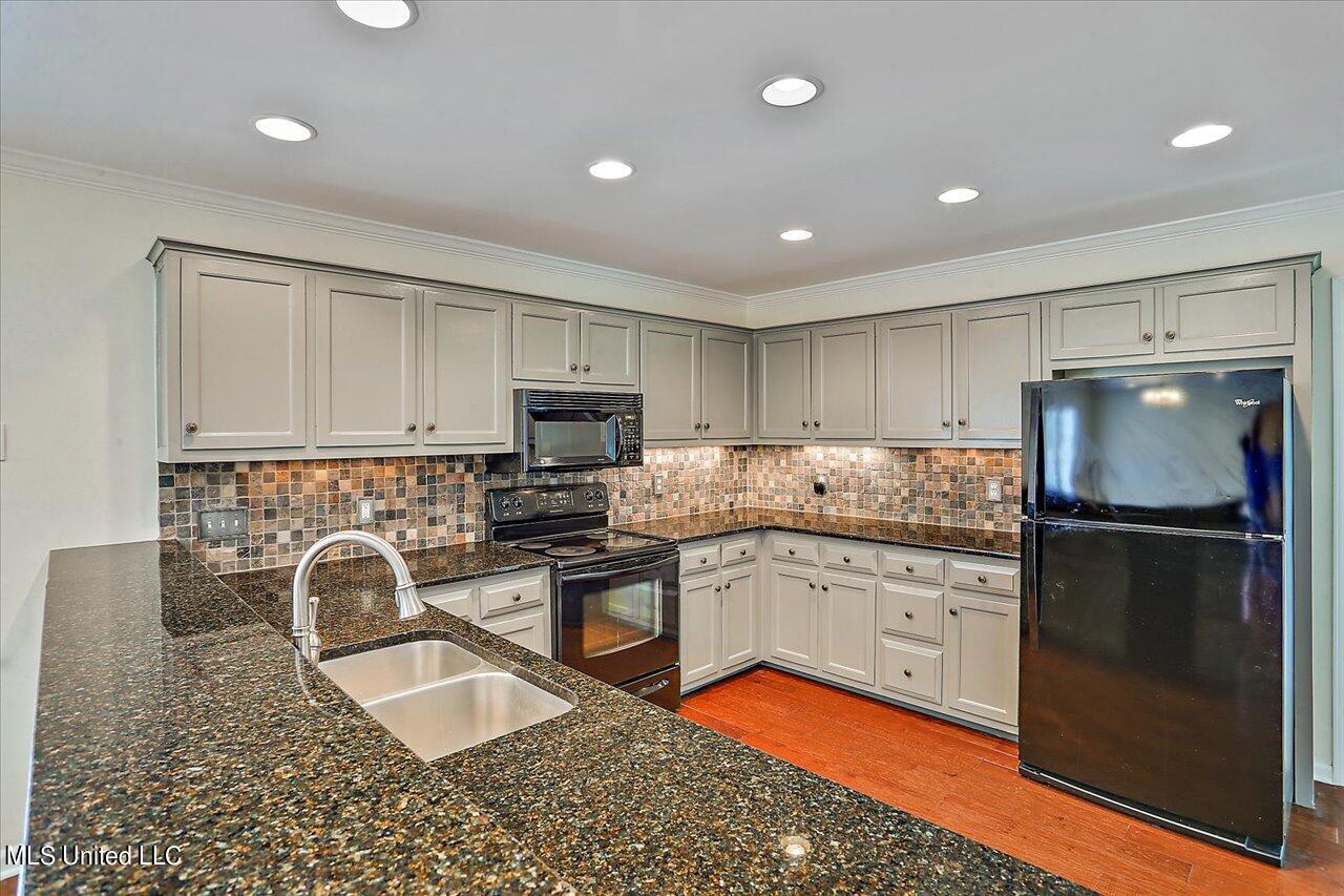 3104 Bridgeport Lane Property Photo 5