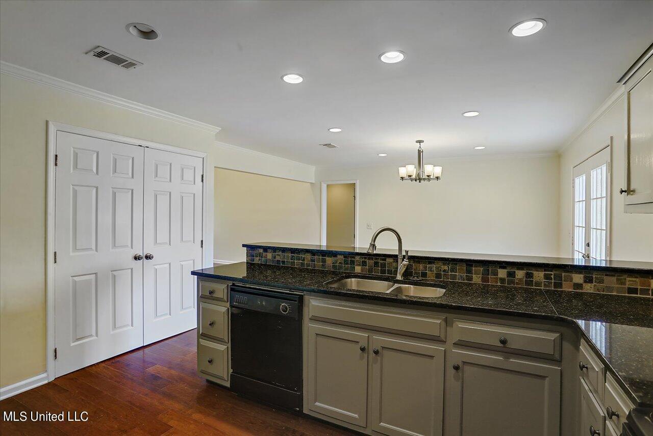 3104 Bridgeport Lane Property Photo 6