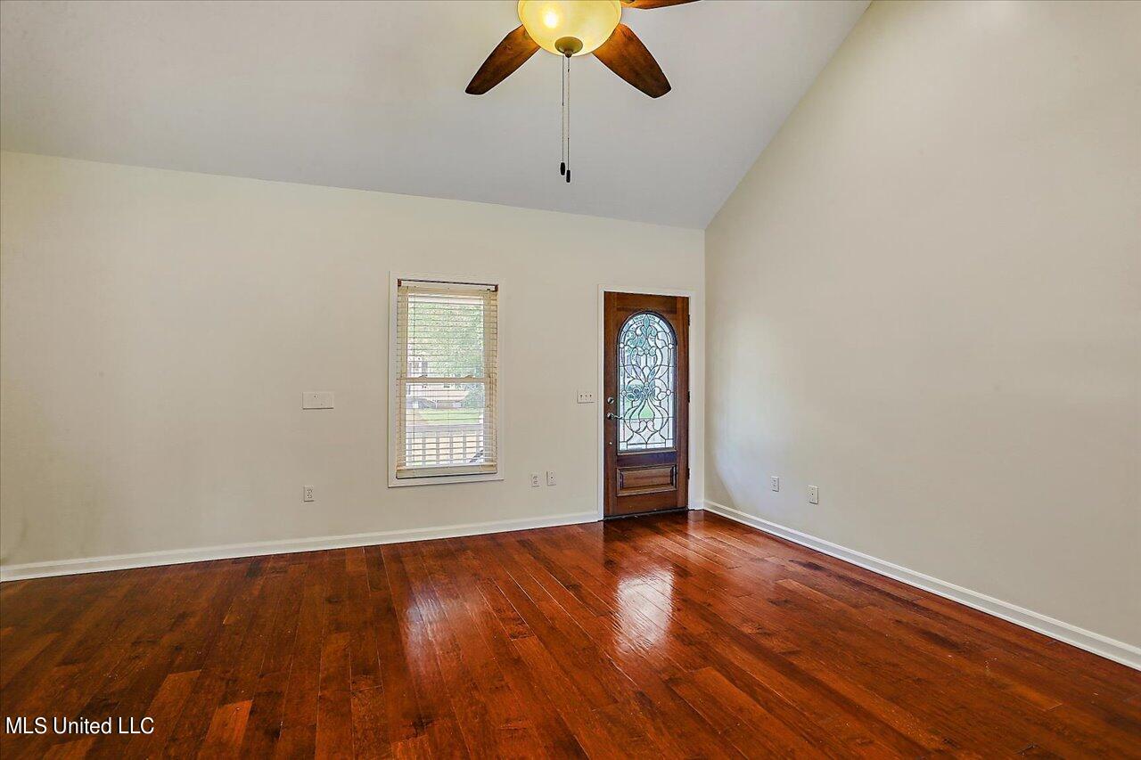 3104 Bridgeport Lane Property Photo 11