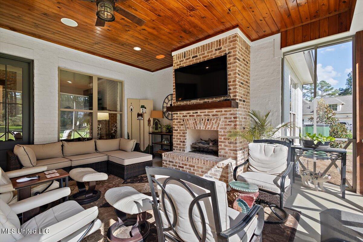 488 Viewpointe Way Property Photo 43