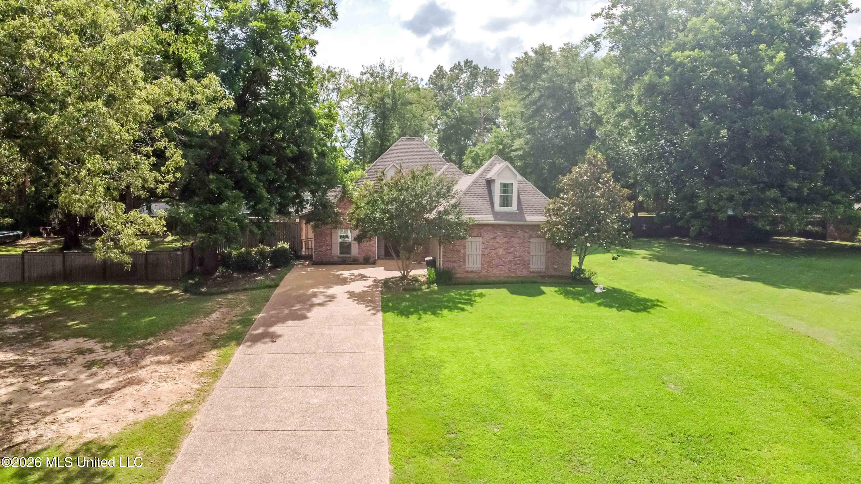 101 Sandstone Drive Property Photo 3
