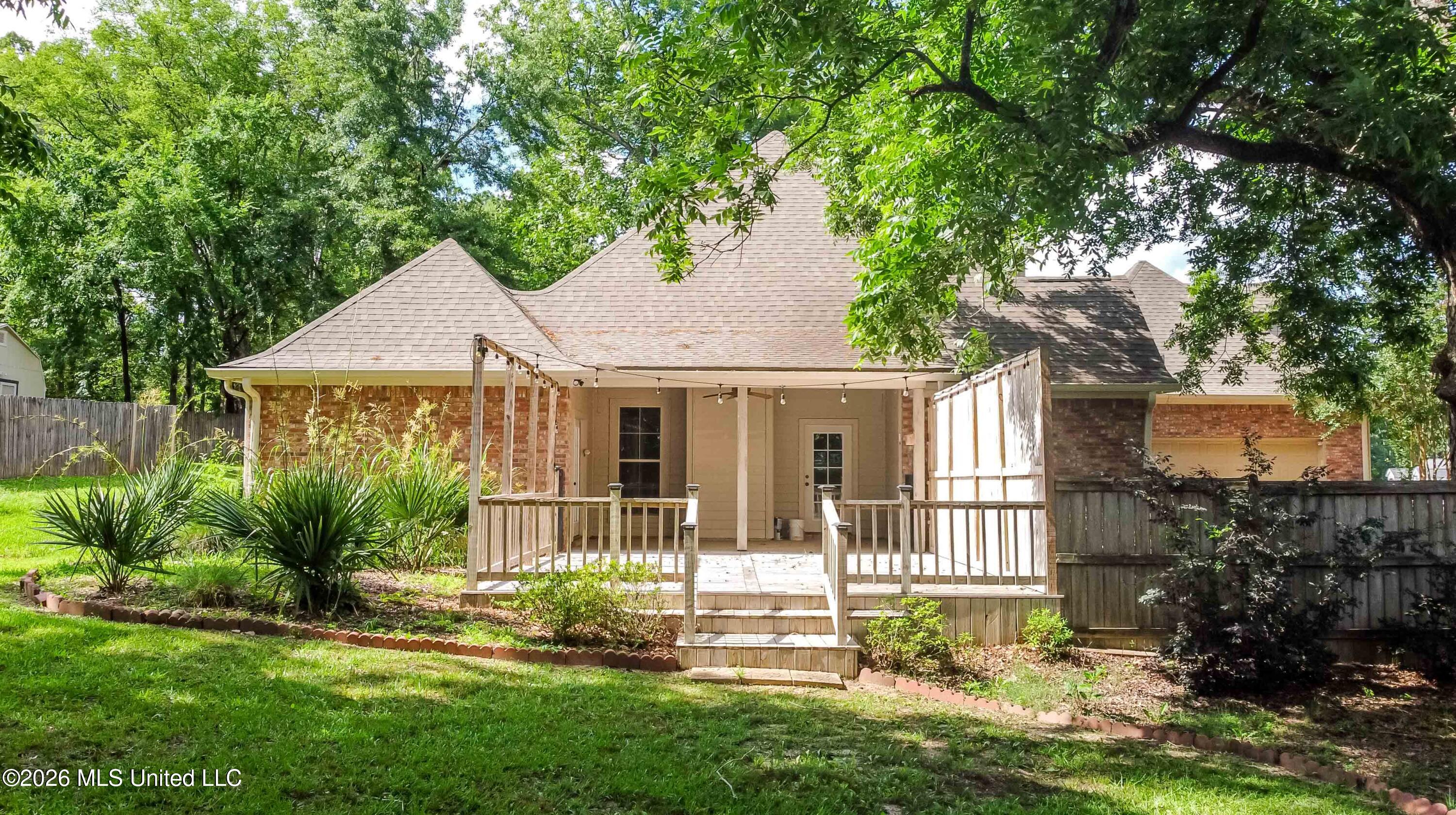 101 Sandstone Drive Property Photo 4
