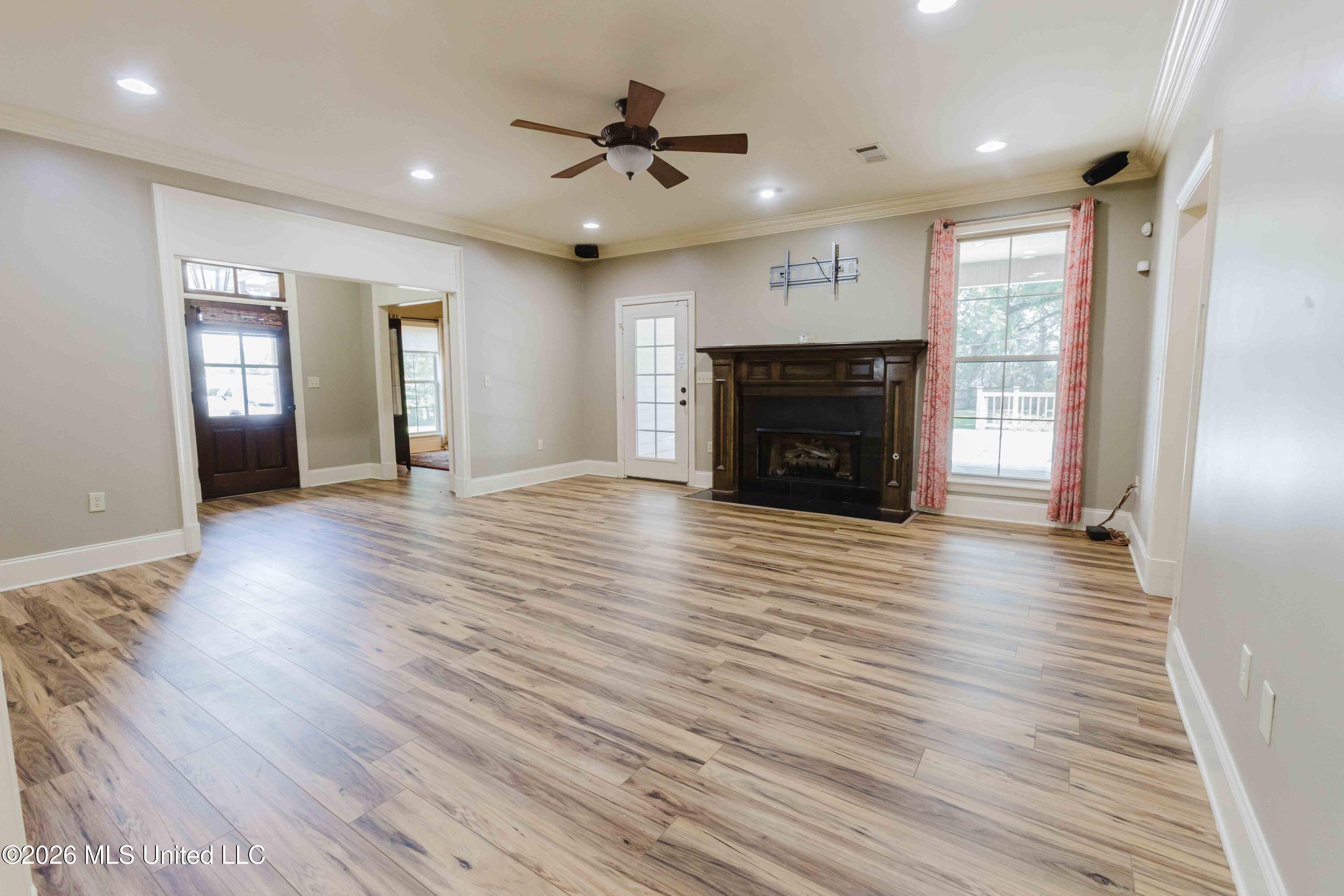 101 Sandstone Drive Property Photo 8