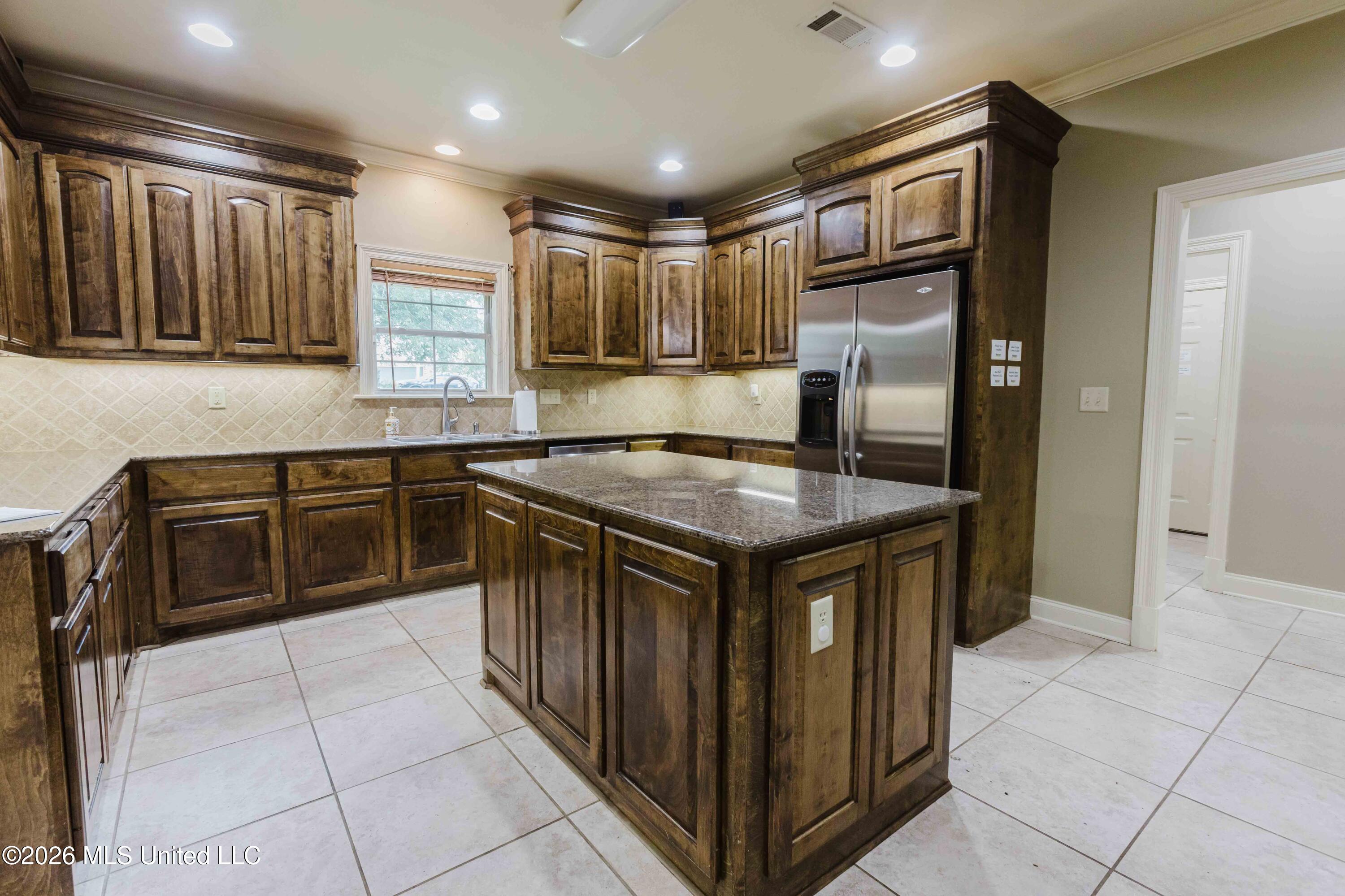 101 Sandstone Drive Property Photo 14