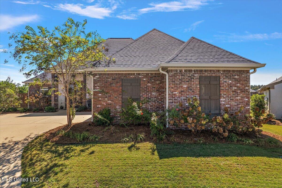 410 Duke Court Property Photo 2