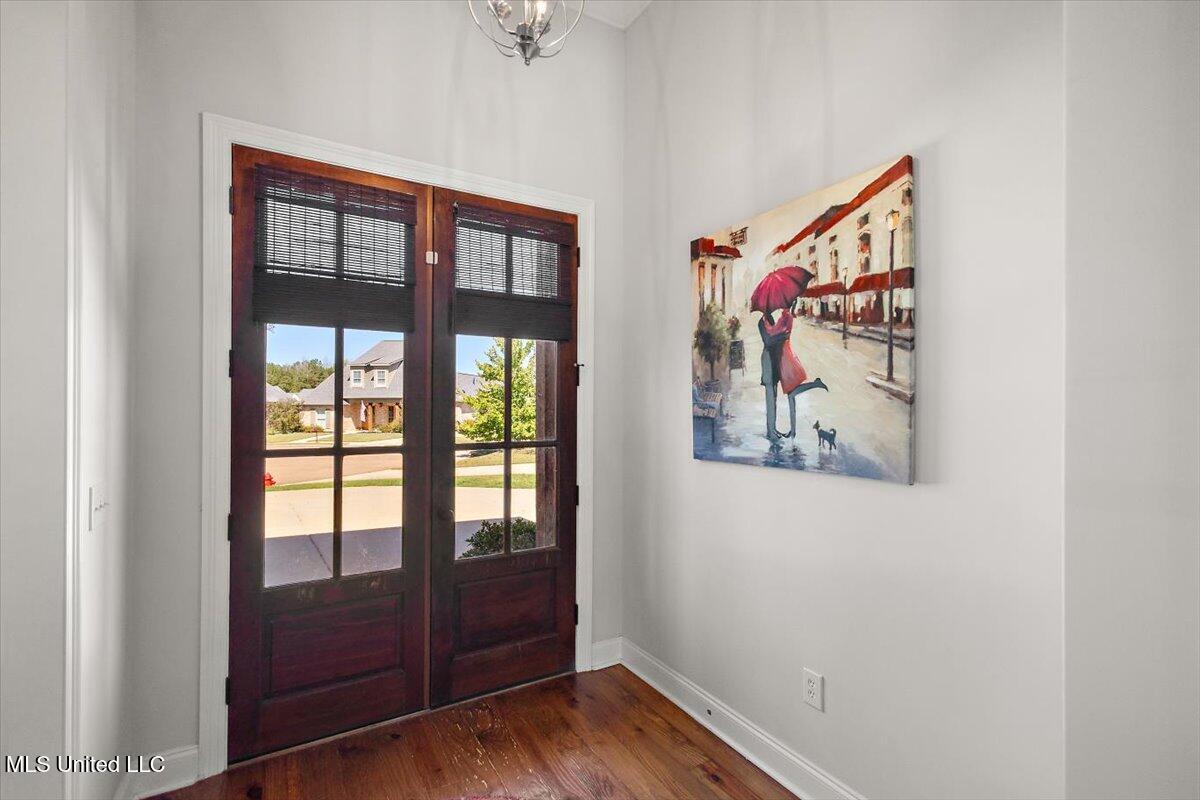 410 Duke Court Property Photo 6