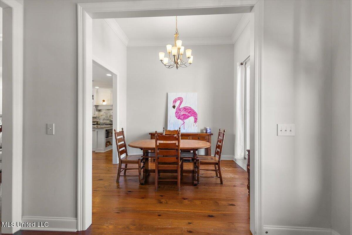 410 Duke Court Property Photo 8