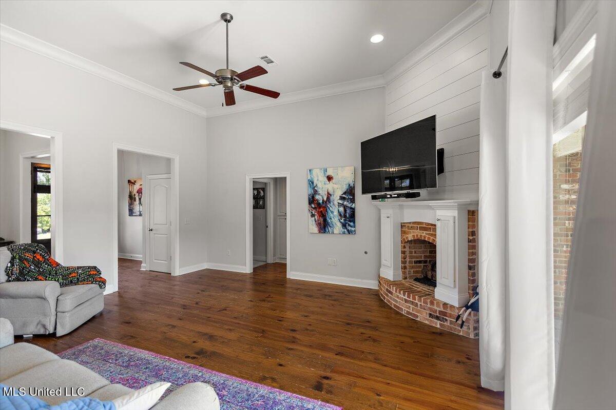 410 Duke Court Property Photo 10