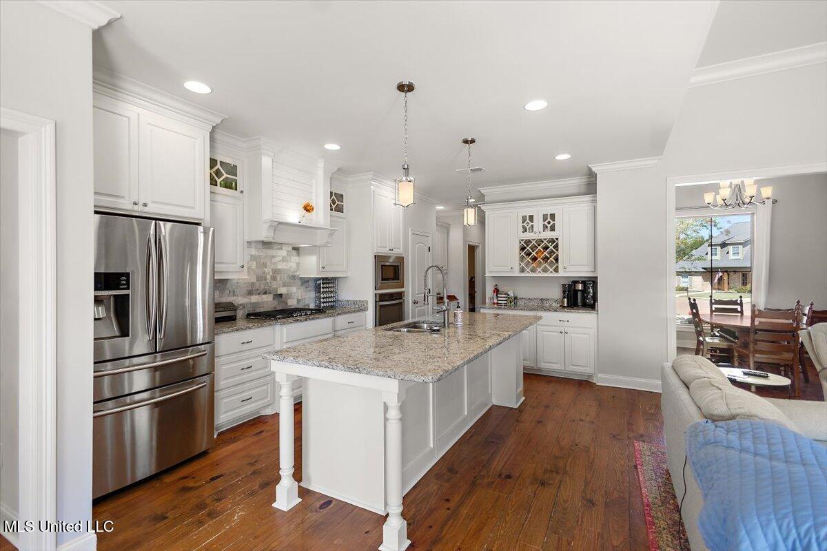 410 Duke Court Property Photo 13