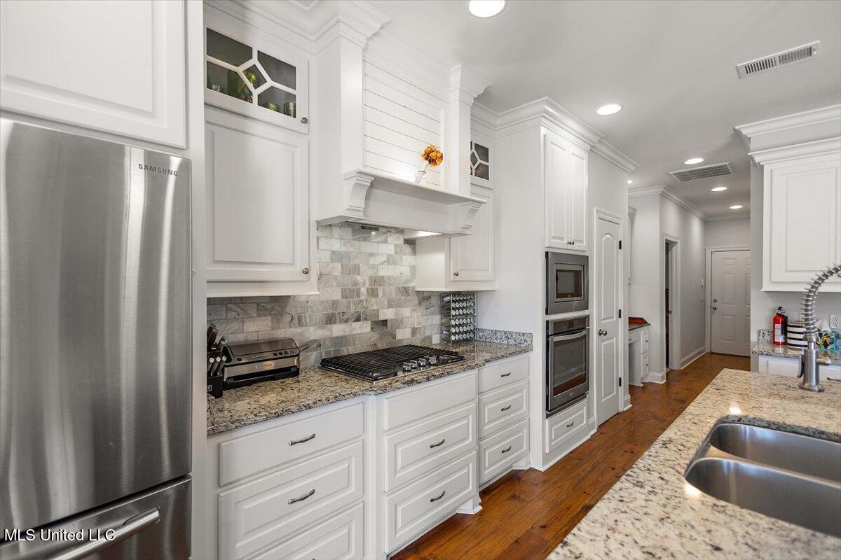 410 Duke Court Property Photo 15