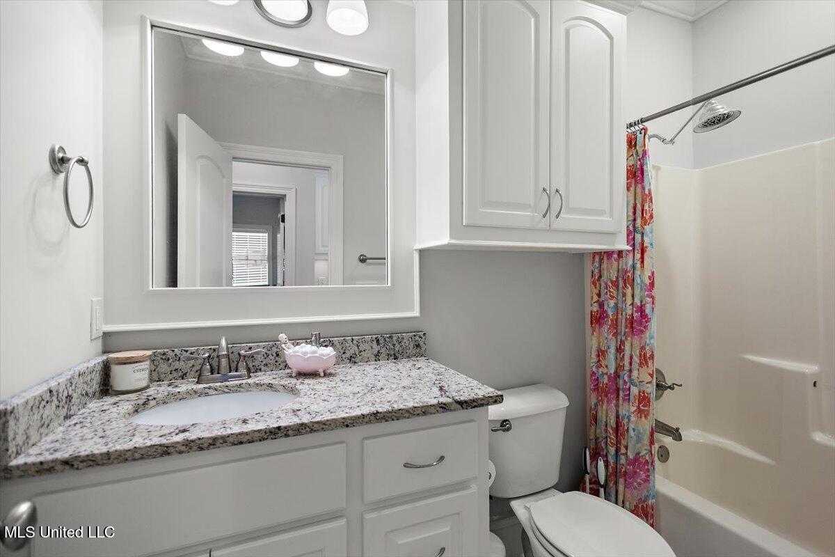 410 Duke Court Property Photo 26