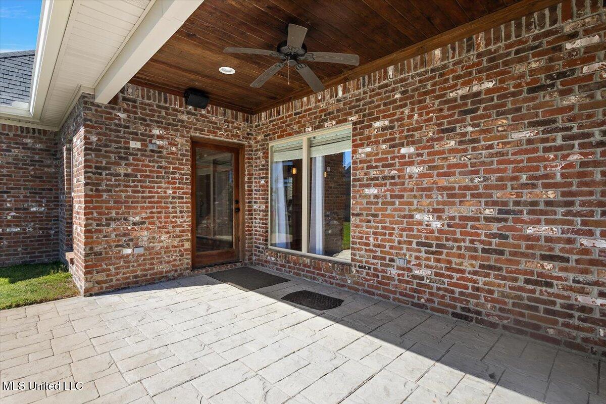 410 Duke Court Property Photo 29