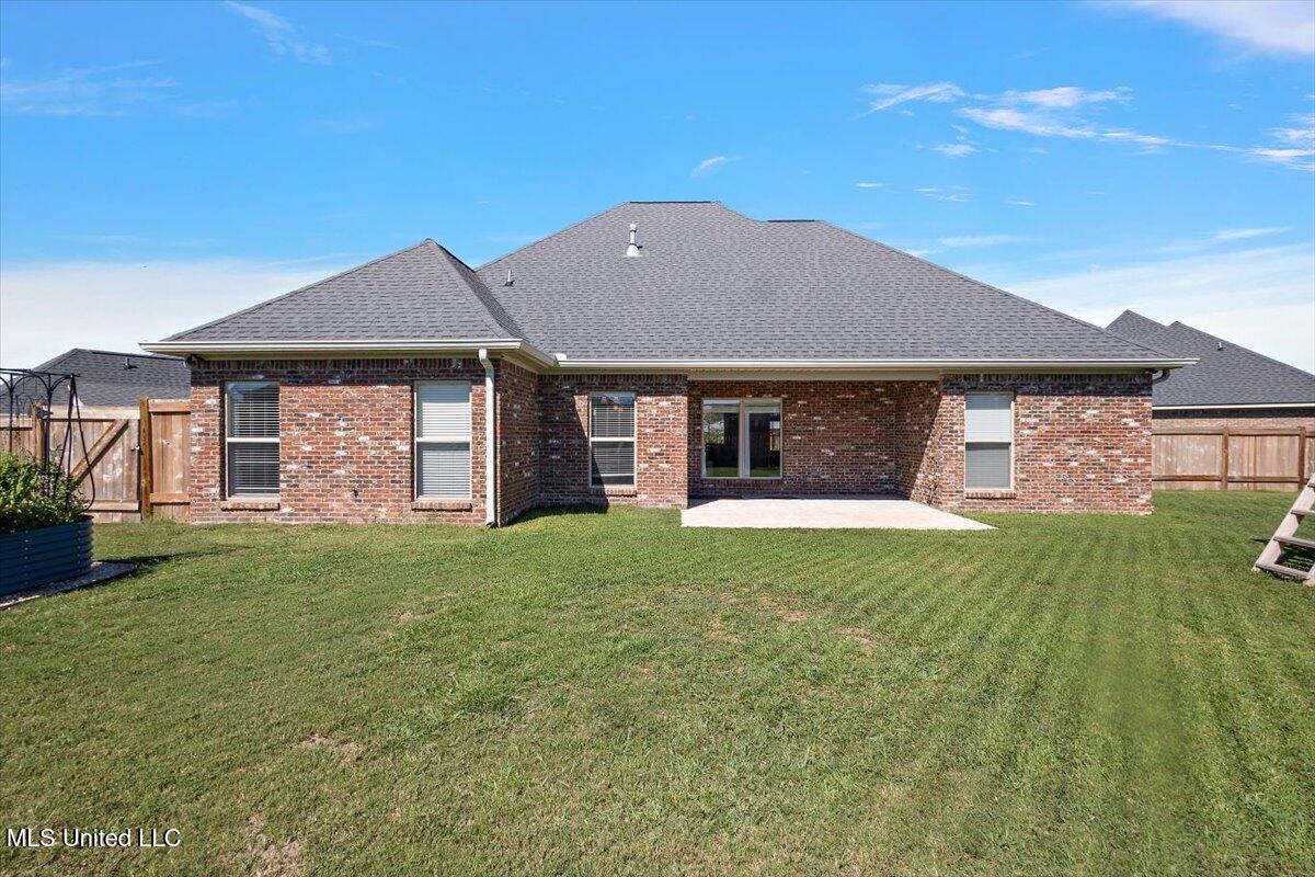 410 Duke Court Property Photo 32