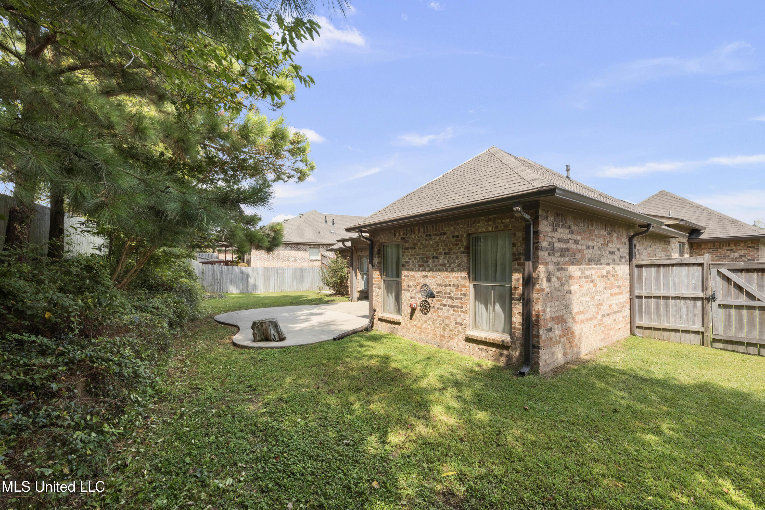 531 Willow Valley Circle Property Photo 3