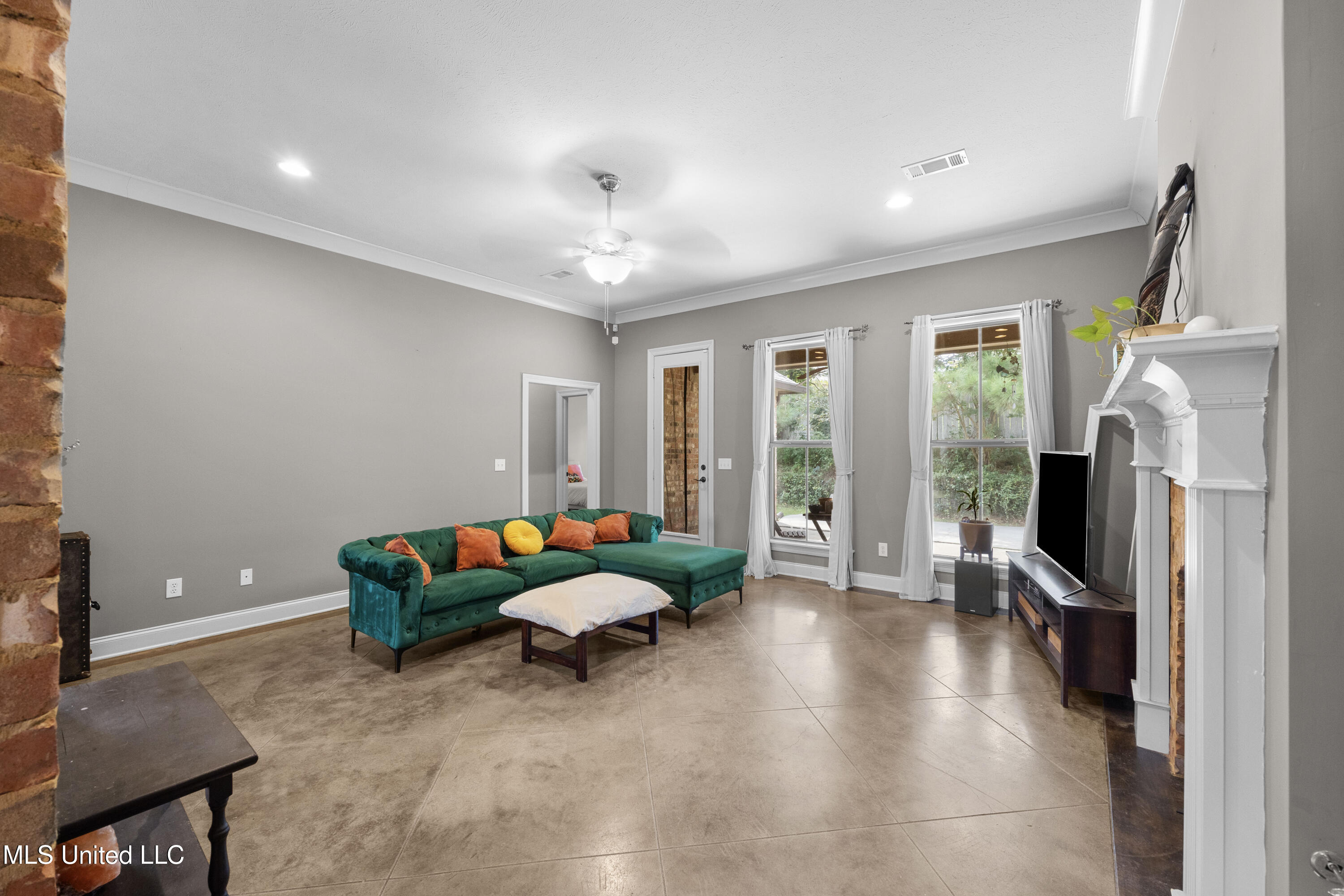 531 Willow Valley Circle Property Photo 5