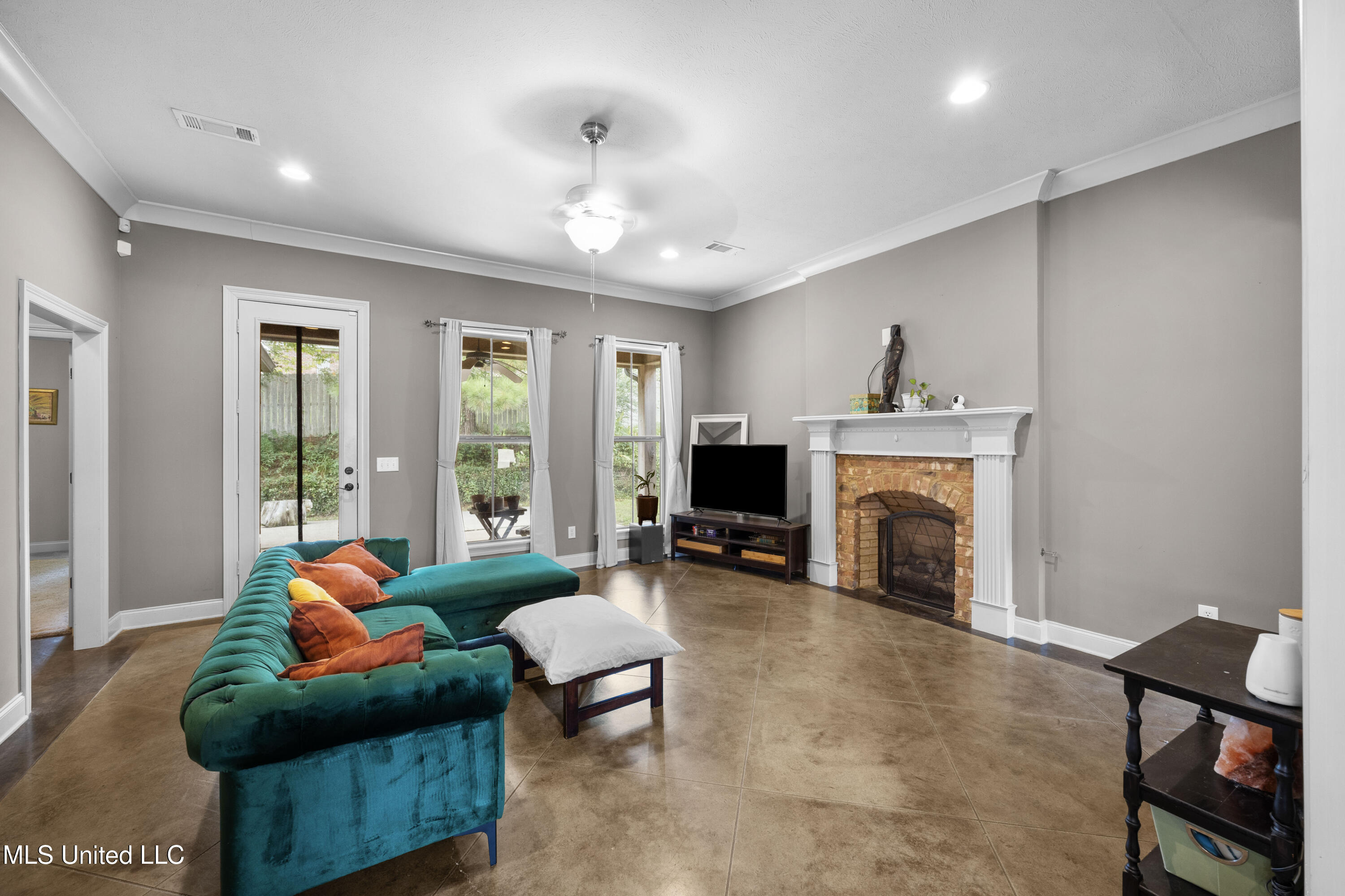 531 Willow Valley Circle Property Photo 7