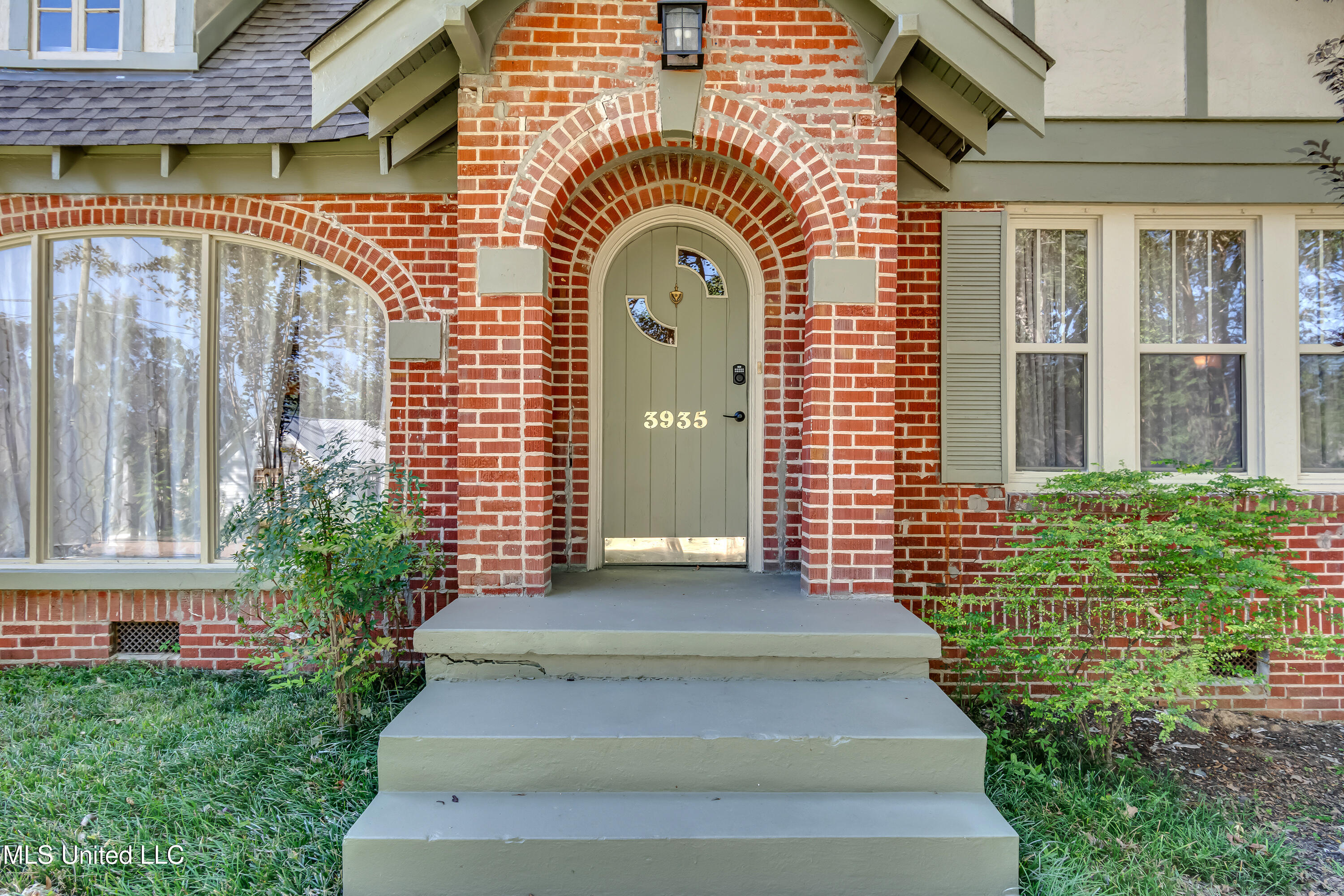 3935 Greaves Street Property Photo 5