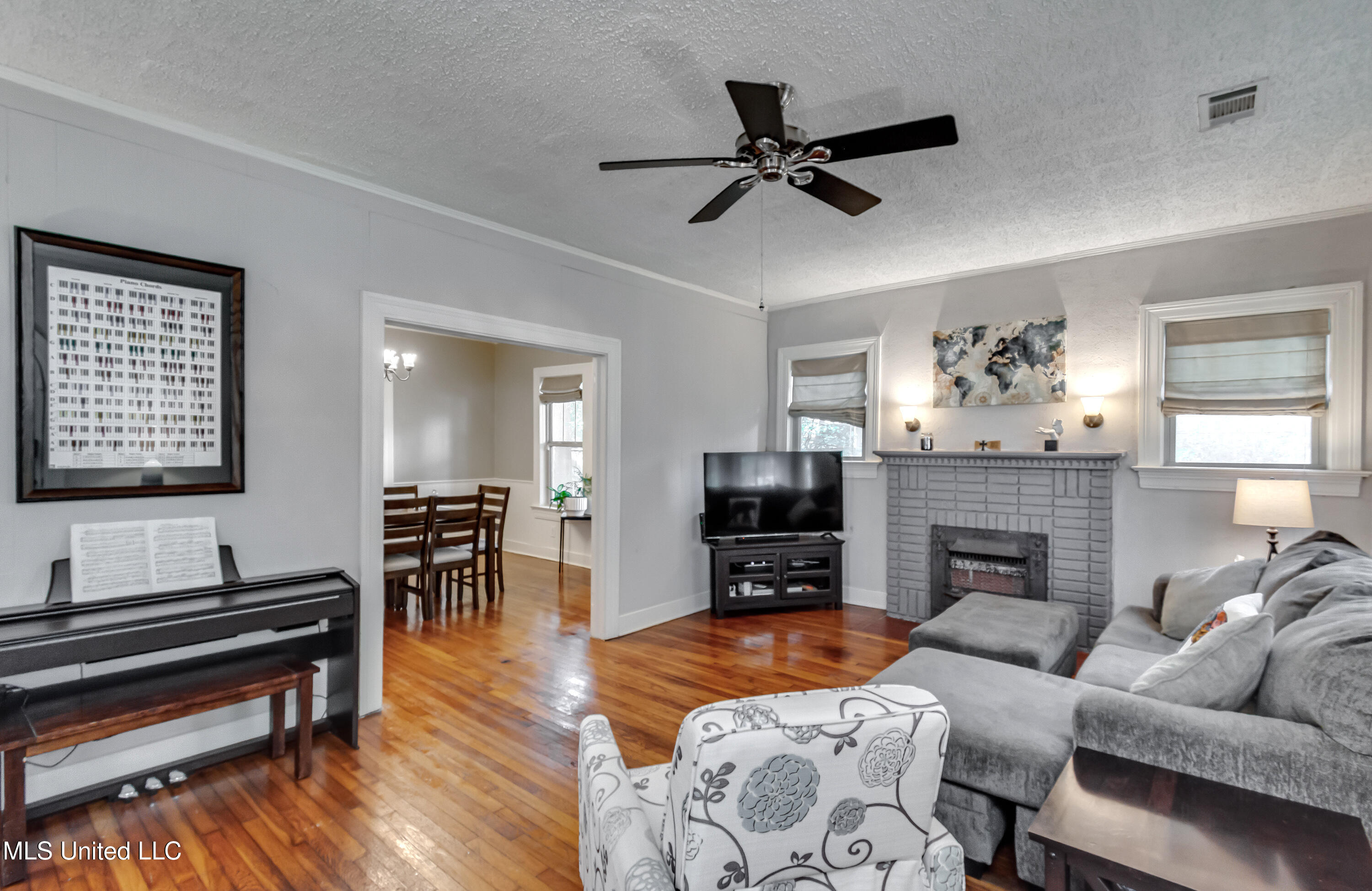 3935 Greaves Street Property Photo 7