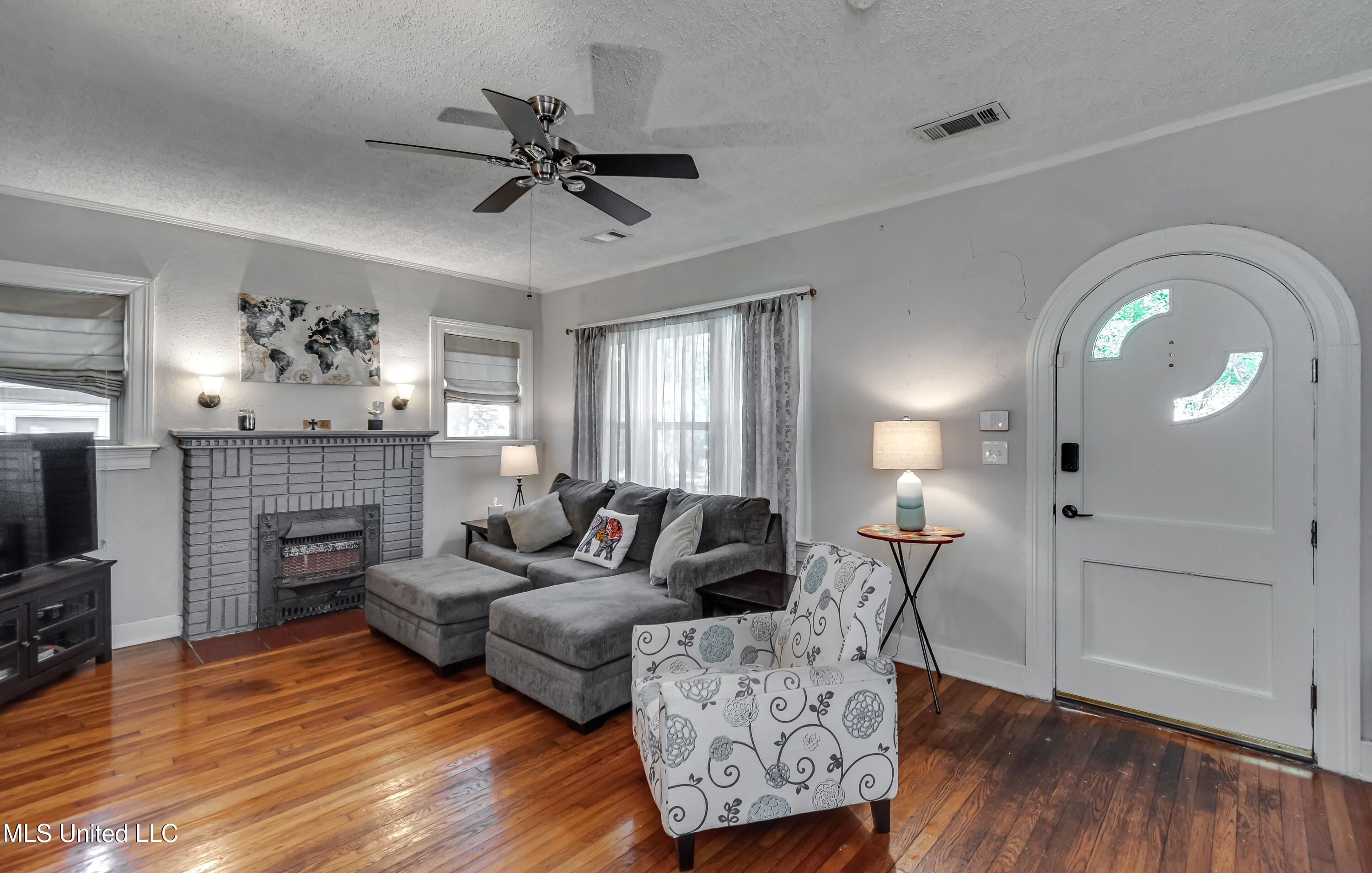 3935 Greaves Street Property Photo 8