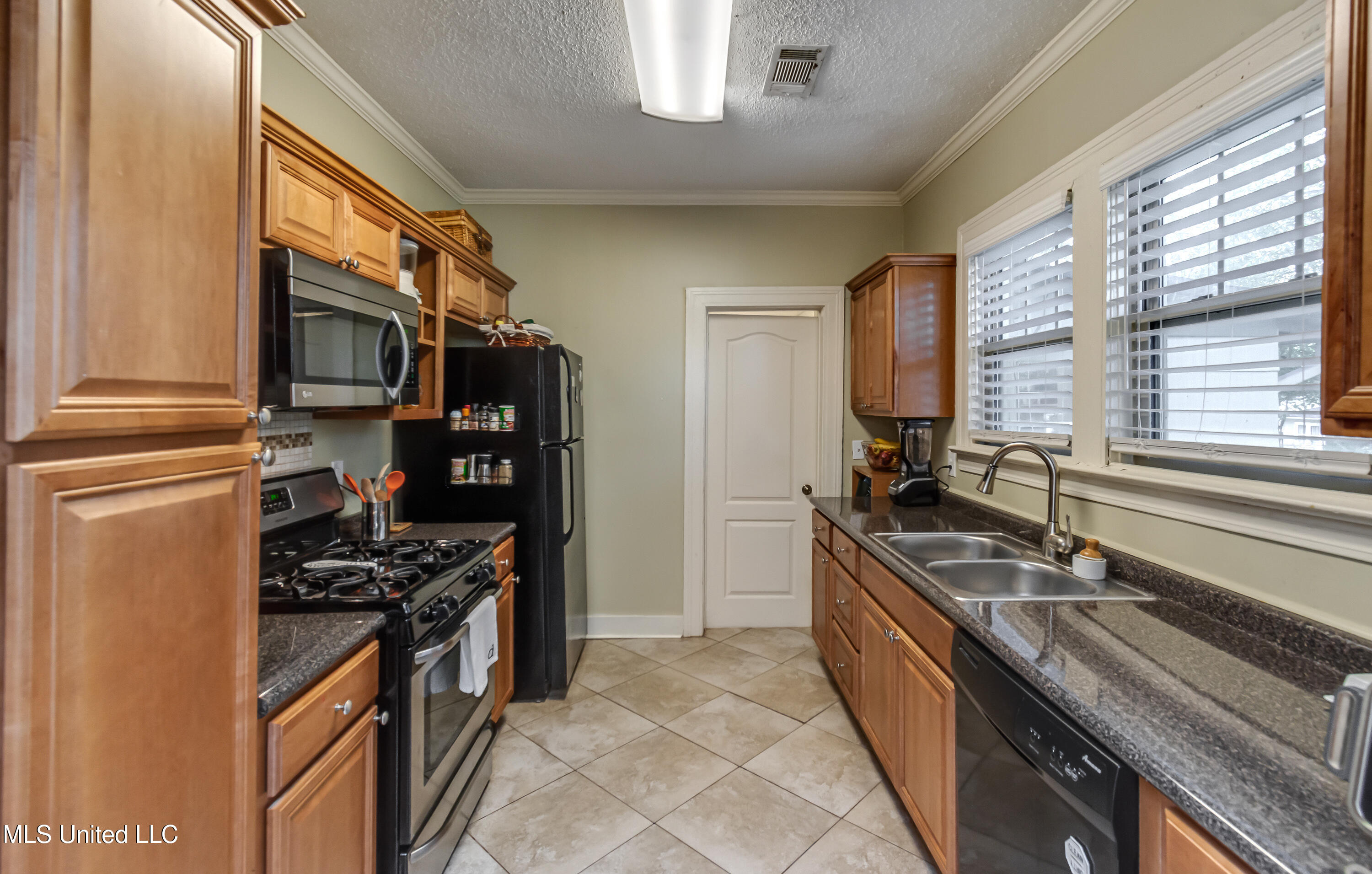 3935 Greaves Street Property Photo 22