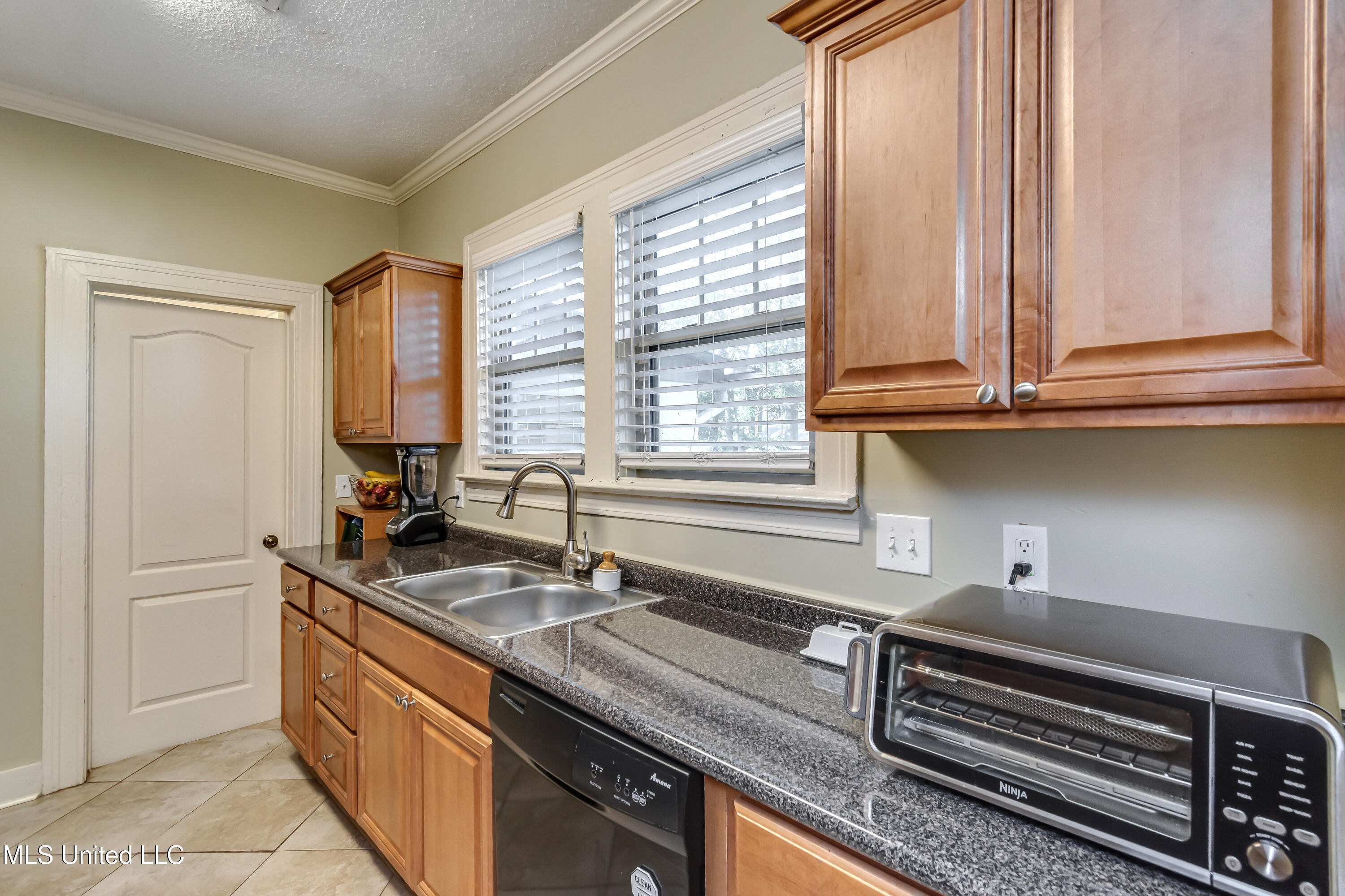 3935 Greaves Street Property Photo 26