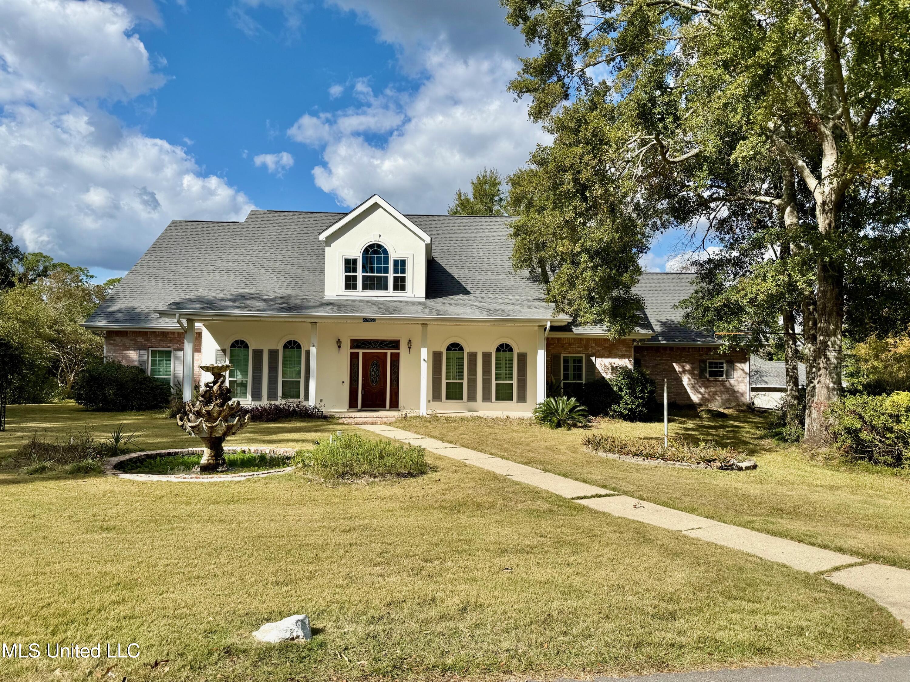79293 E Diamondhead Drive Property Photo 2
