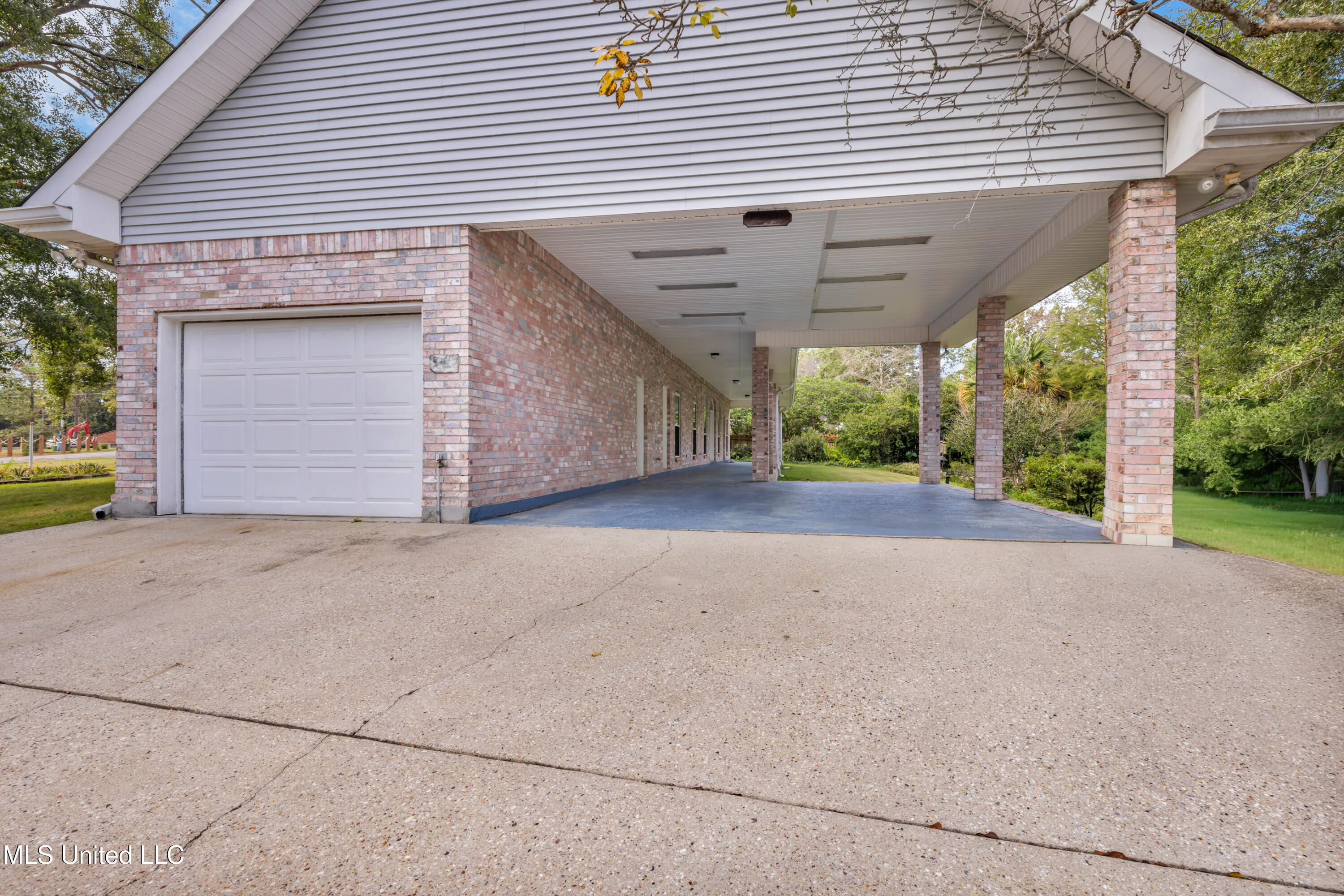 79293 E Diamondhead Drive Property Photo 38