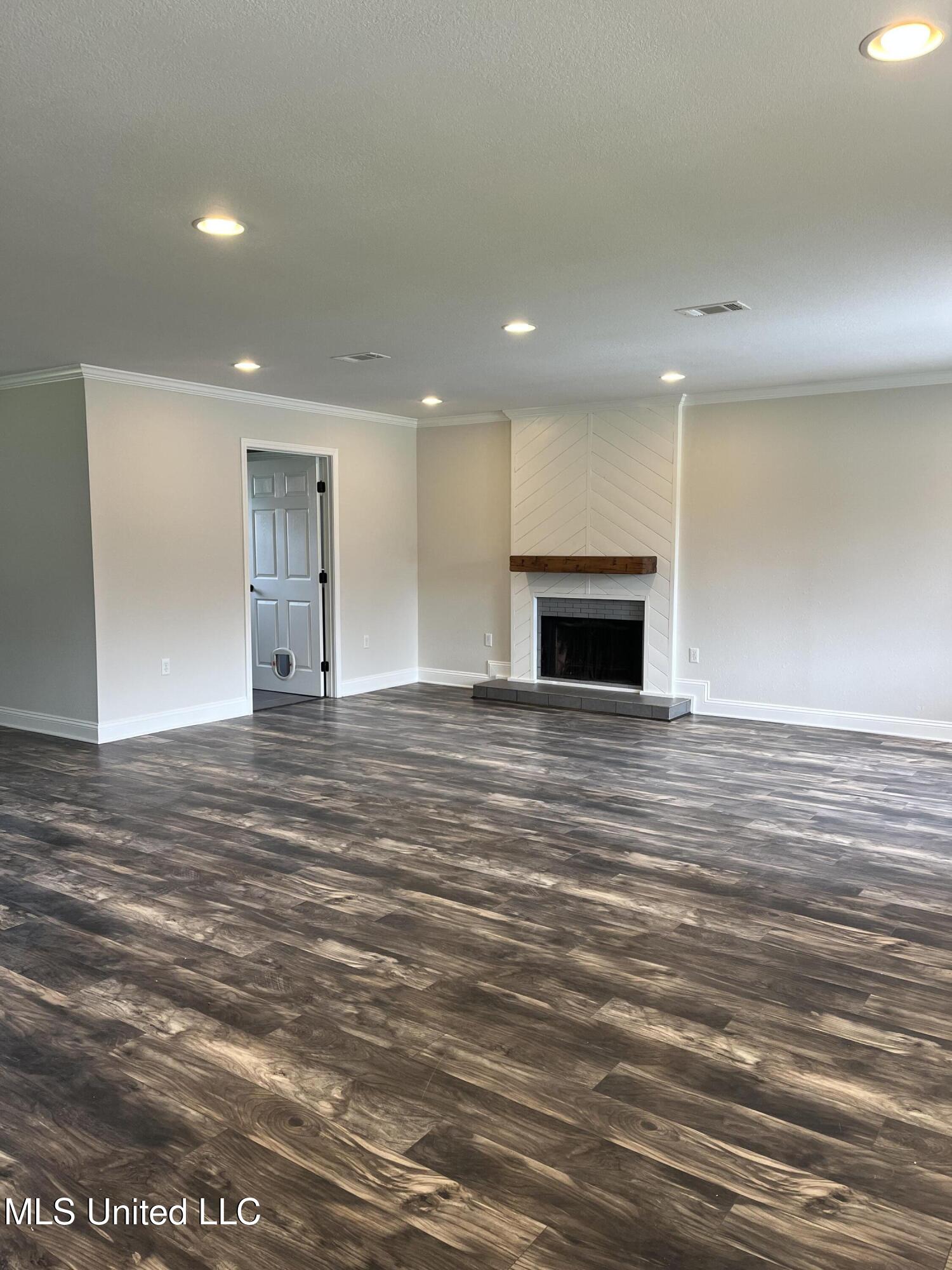 2217 Taylor Boulevard Property Photo 3