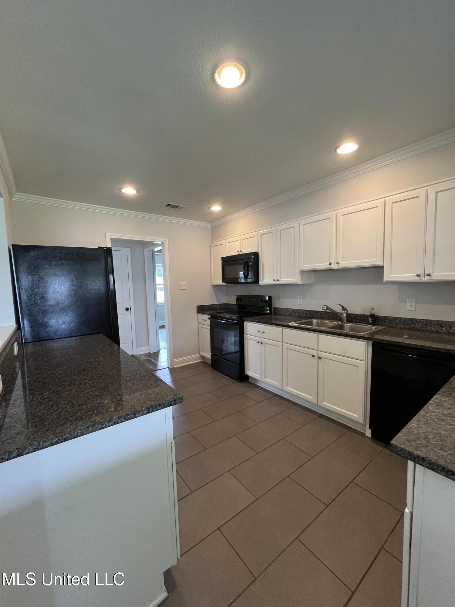 2217 Taylor Boulevard Property Photo 6